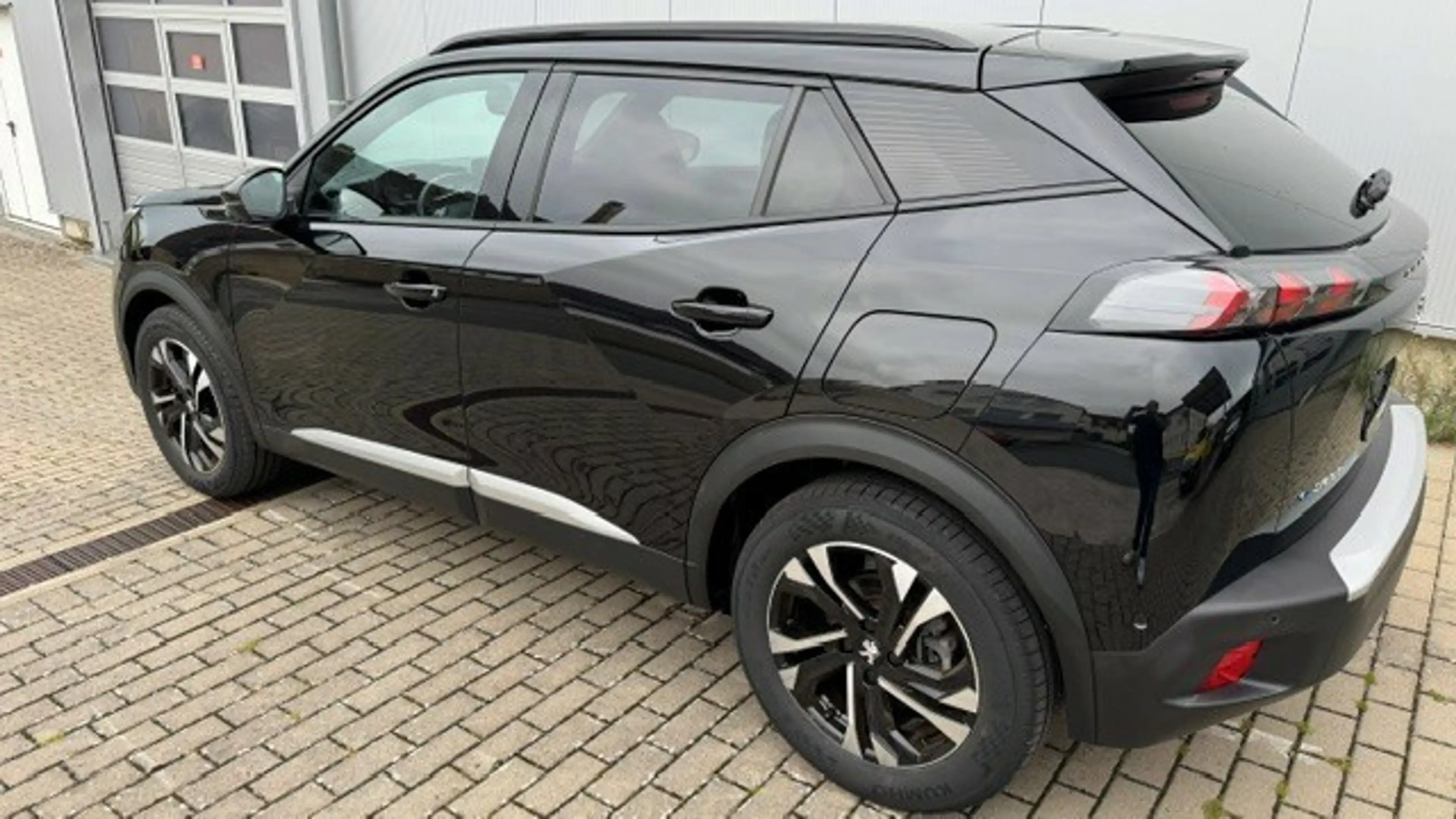 Peugeot e-2008 ELEKTRO GT Leder — photo 3