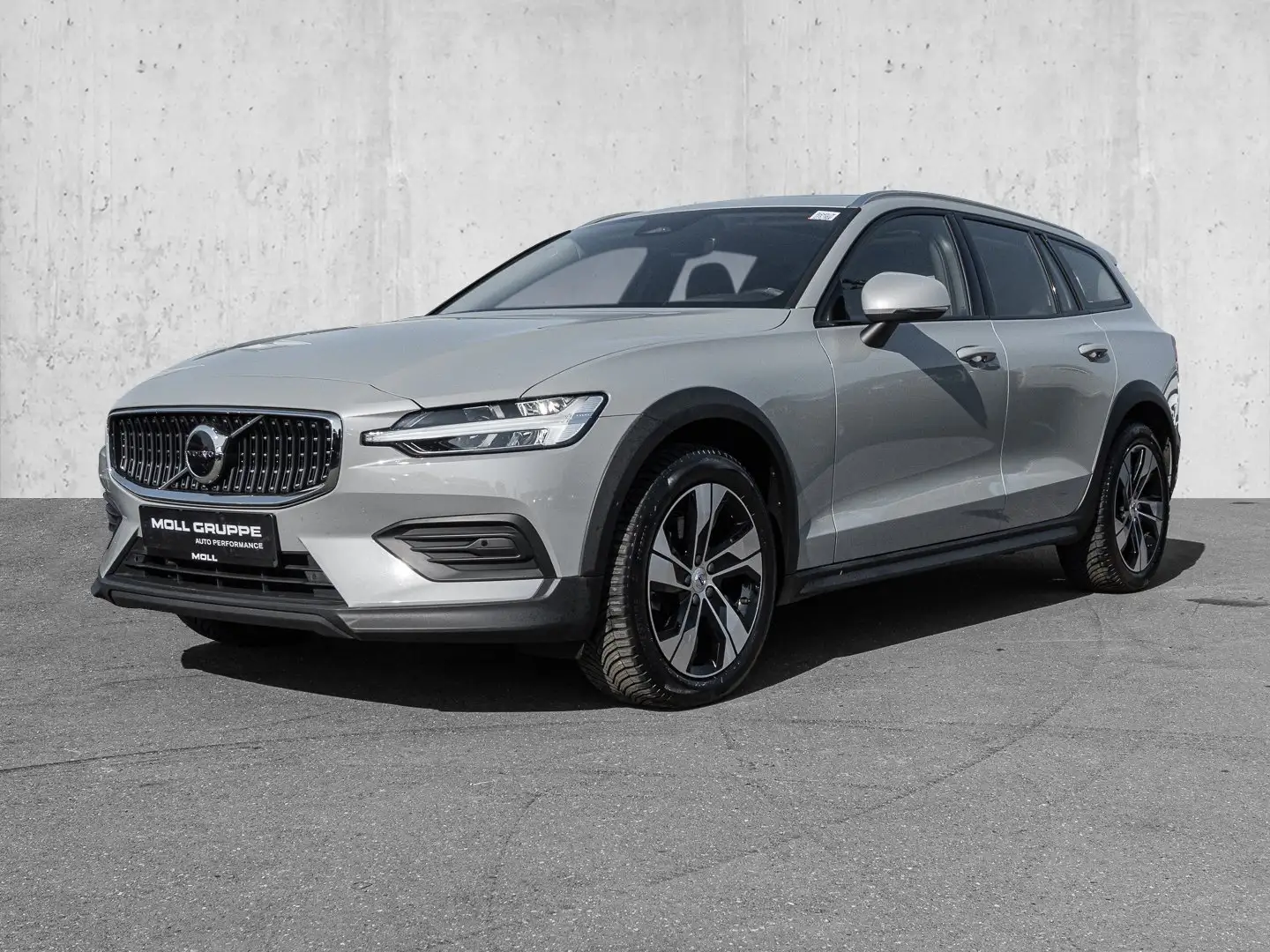 Volvo V60 Cross Country B4 AWD Plus Sthz. Pano LED Gris - 2