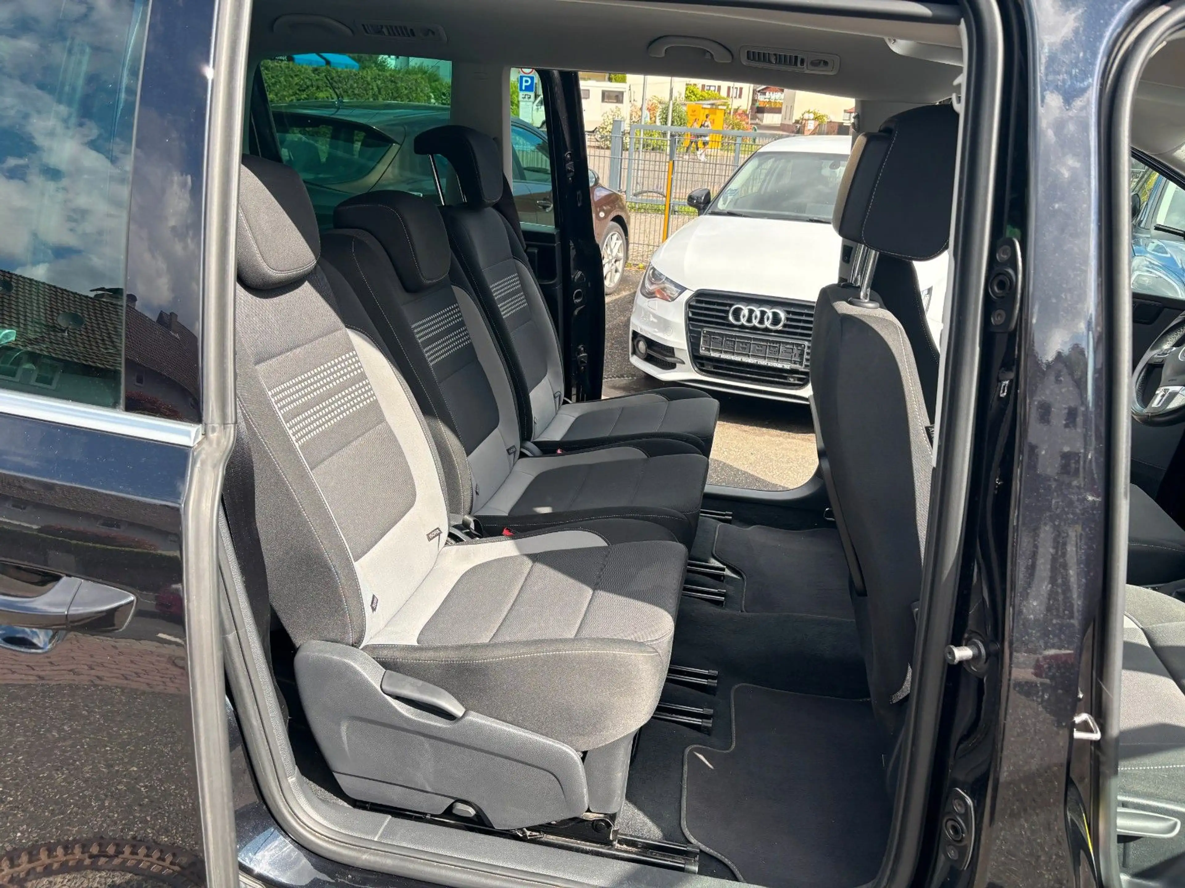 Volkswagen Sharan Life BMT — photo 4