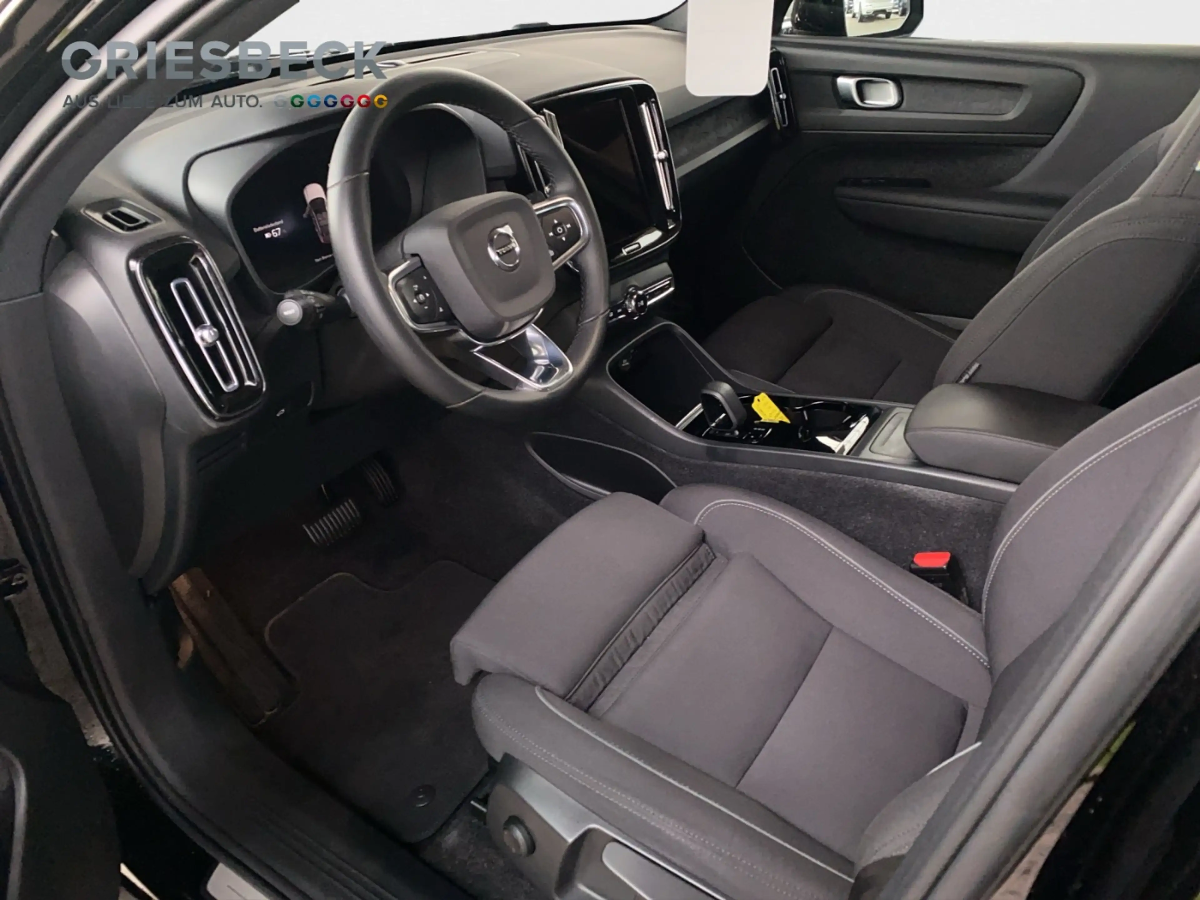 Volvo C40 Core Electric WiPa*Pano*LED*StHzg*RFK* — photo 8