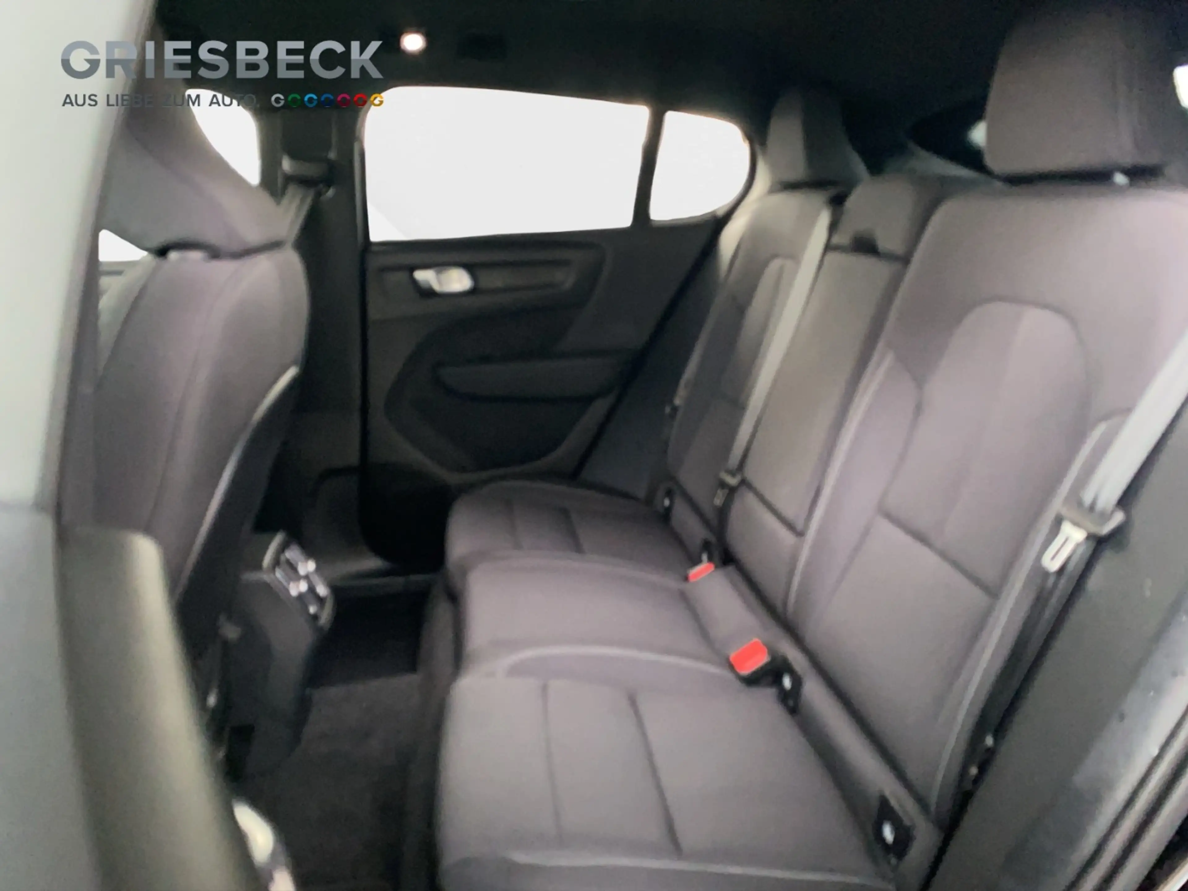 Volvo C40 Core Electric WiPa*Pano*LED*StHzg*RFK* — photo 14
