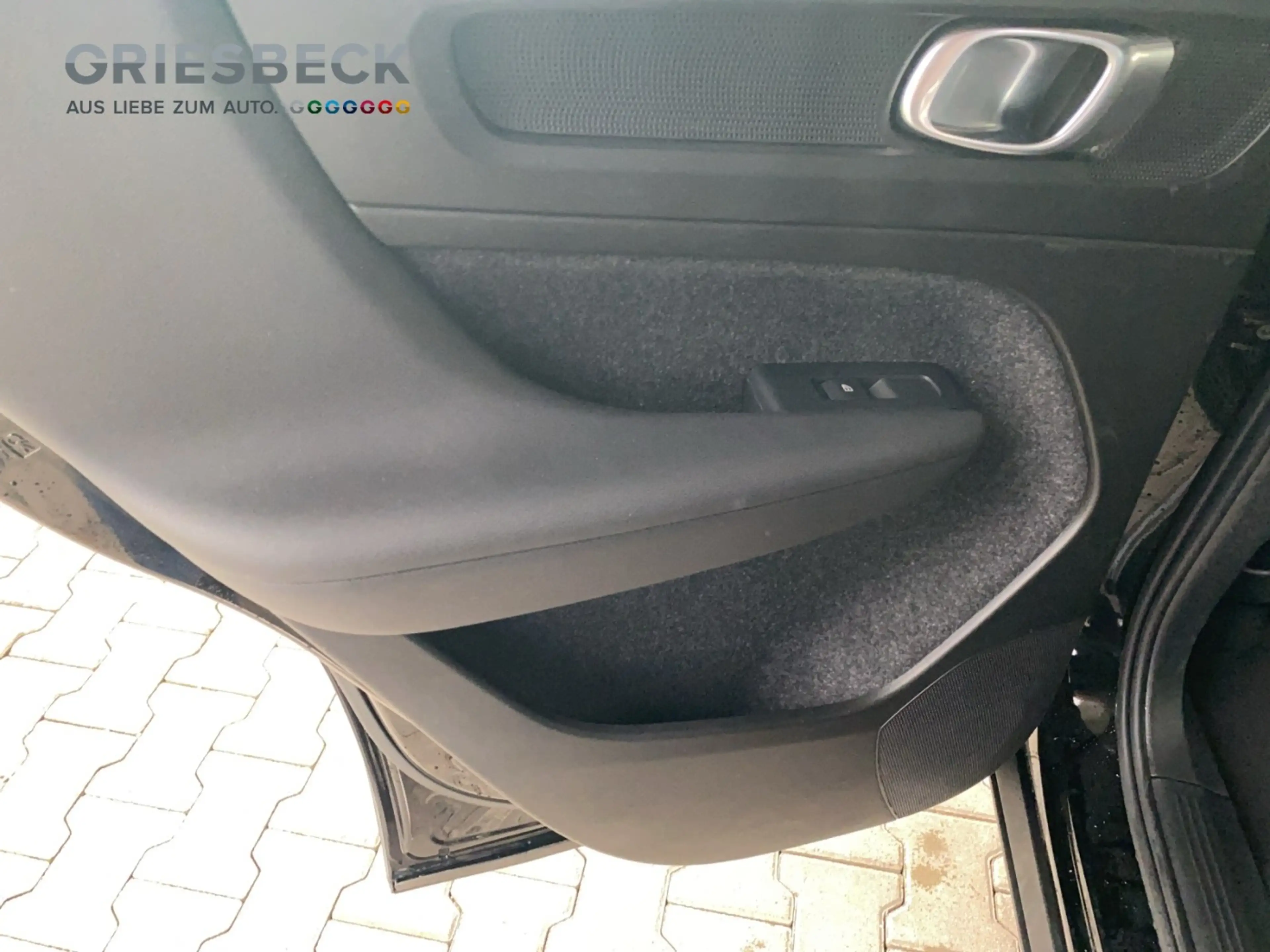 Volvo C40 Core Electric WiPa*Pano*LED*StHzg*RFK* — photo 15