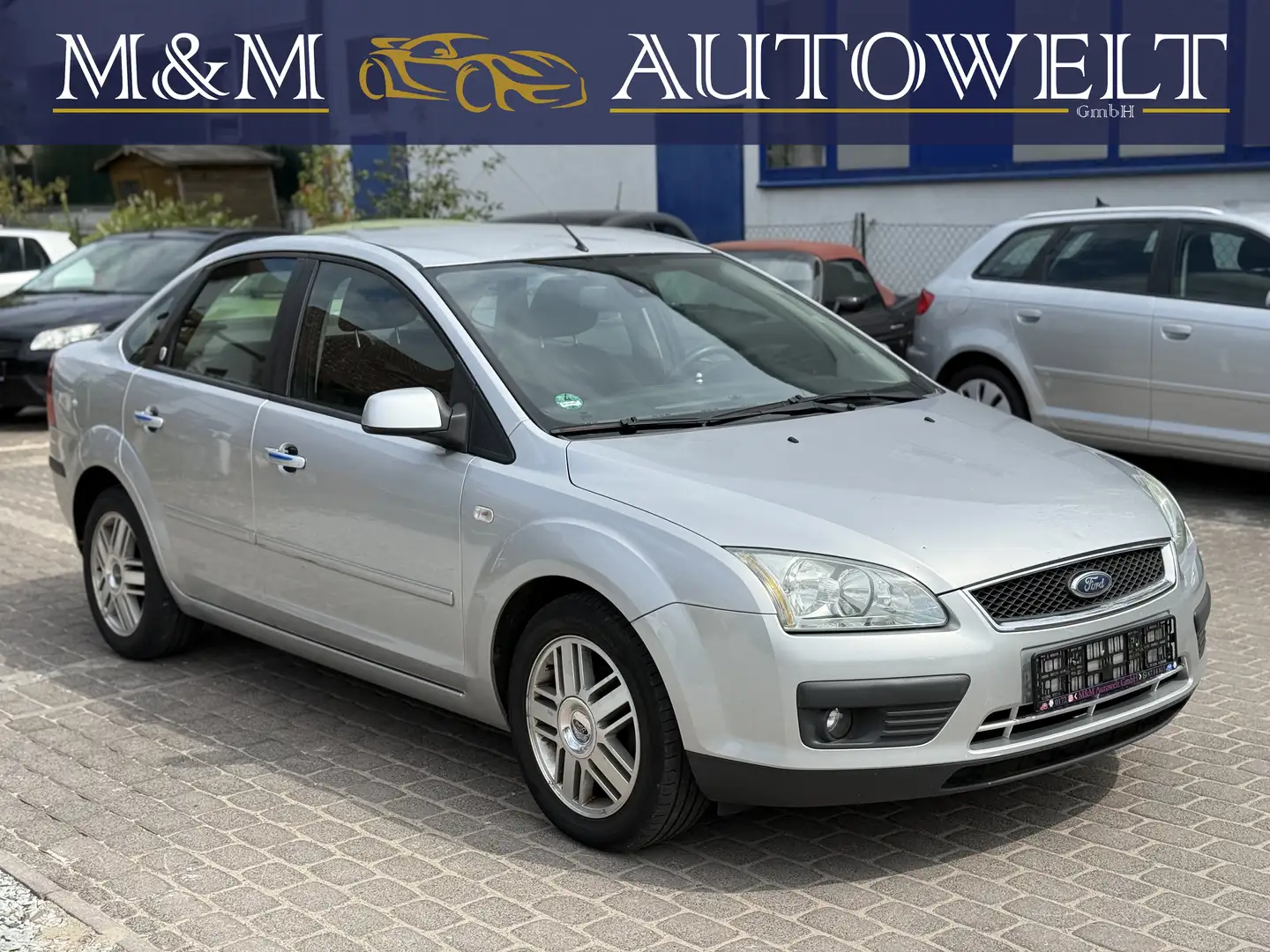 Ford Focus 1.6 Ti-VCT Ghia | PDC | 8 fach | SHZ | elek. Fenst Srebrny - 1