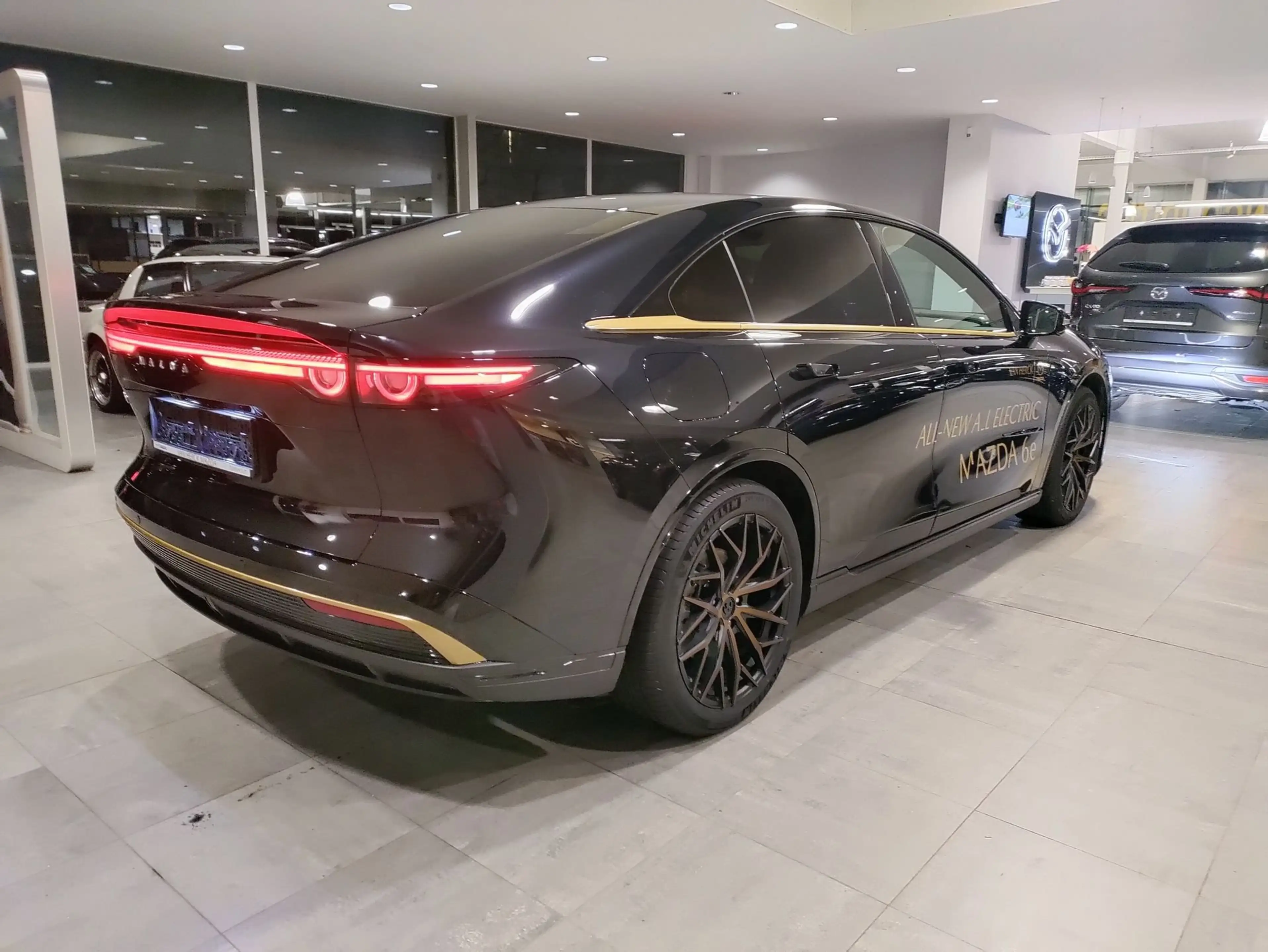 Mazda 6e TAKUMI 68,8 kWh 258 hp demowagen — photo 7