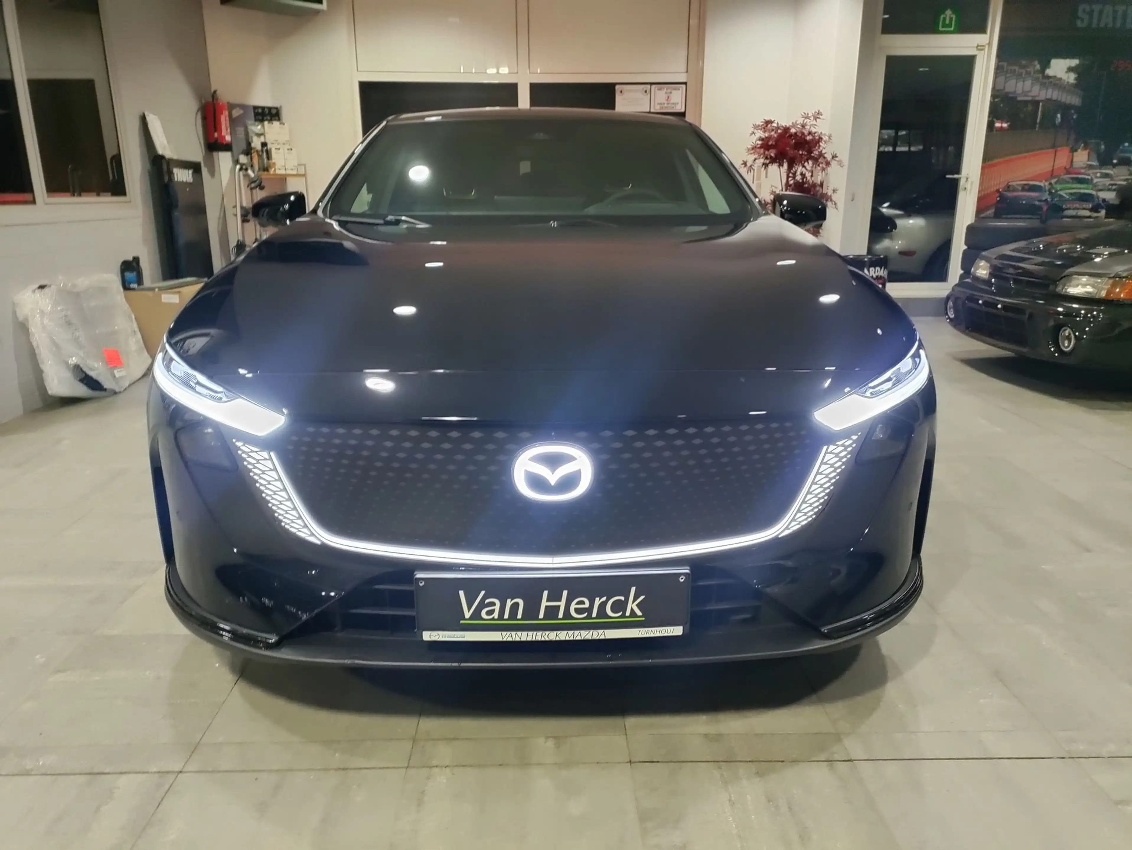 Mazda 6e TAKUMI 68,8 kWh 258 hp demowagen — photo 2