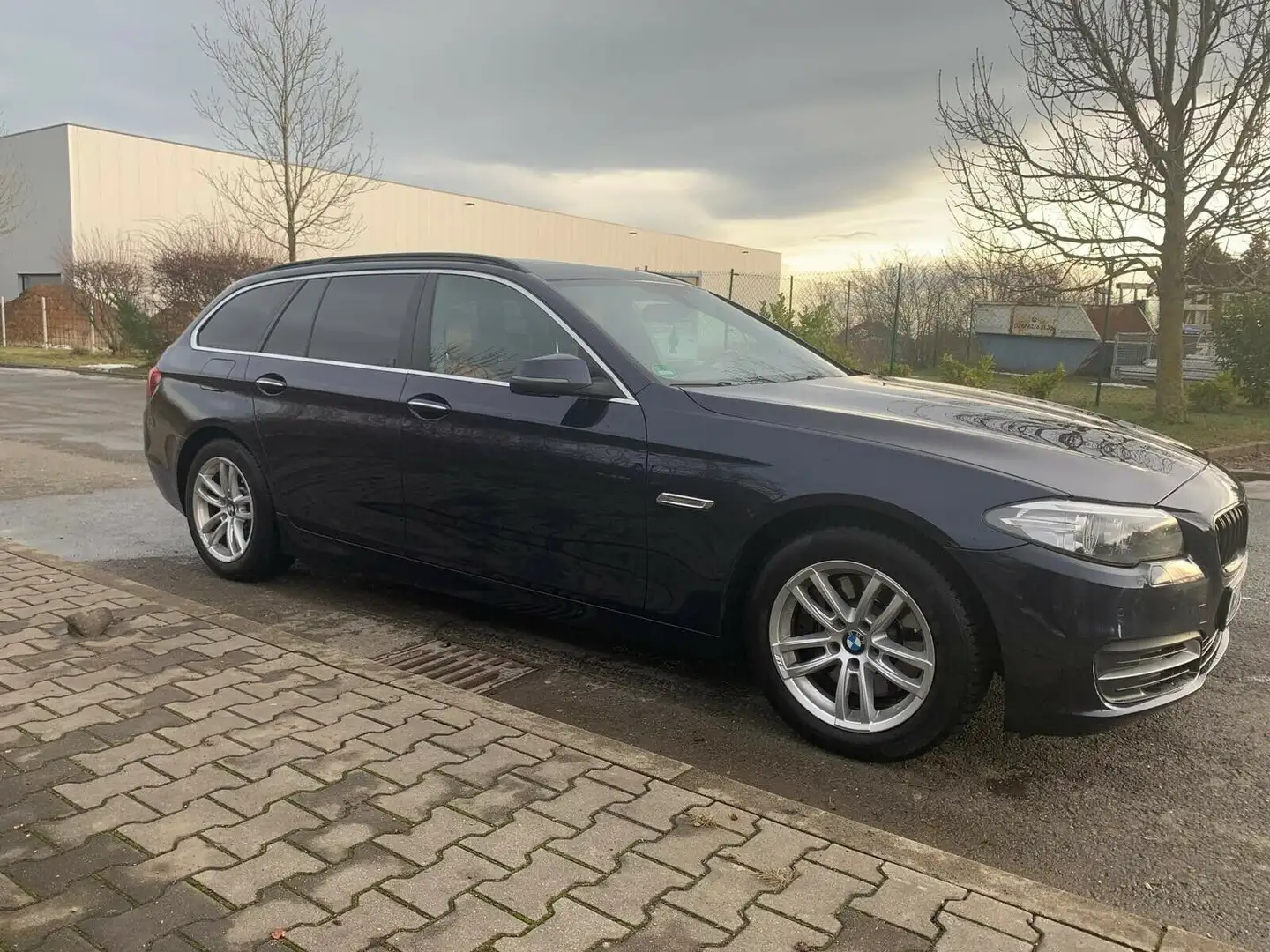 BMW 525 525d Touring Luxury Line Blau - 2