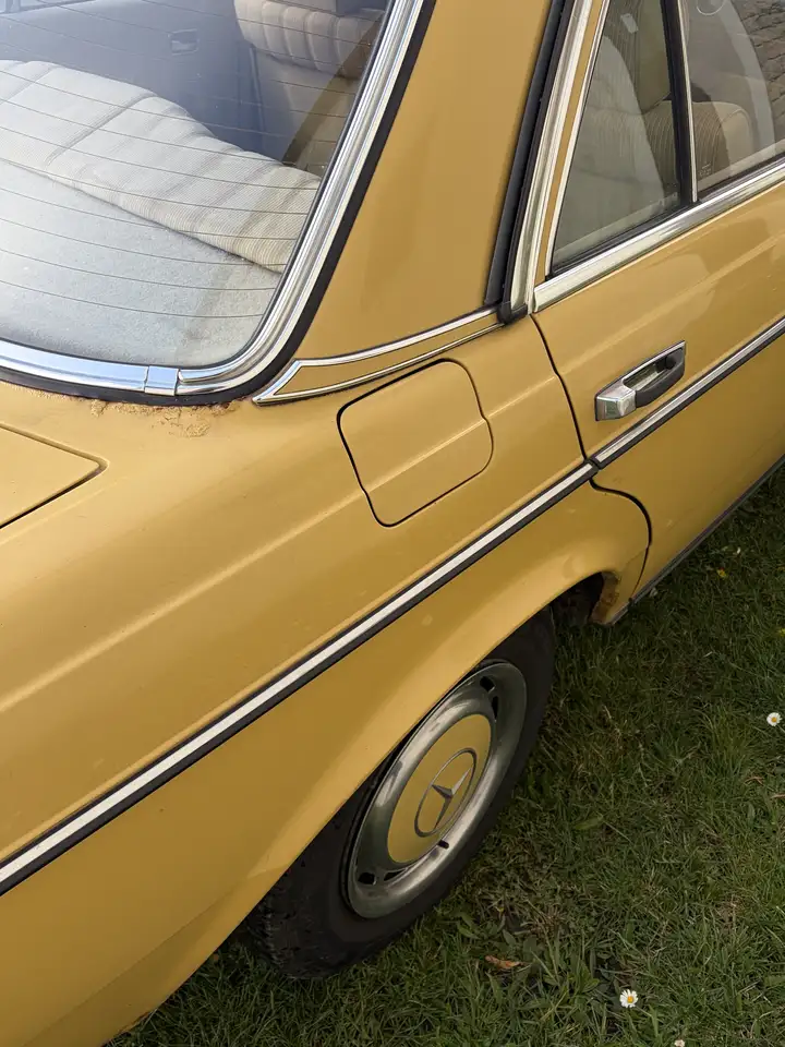 Mercedes-Benz 200 W123, foto 7