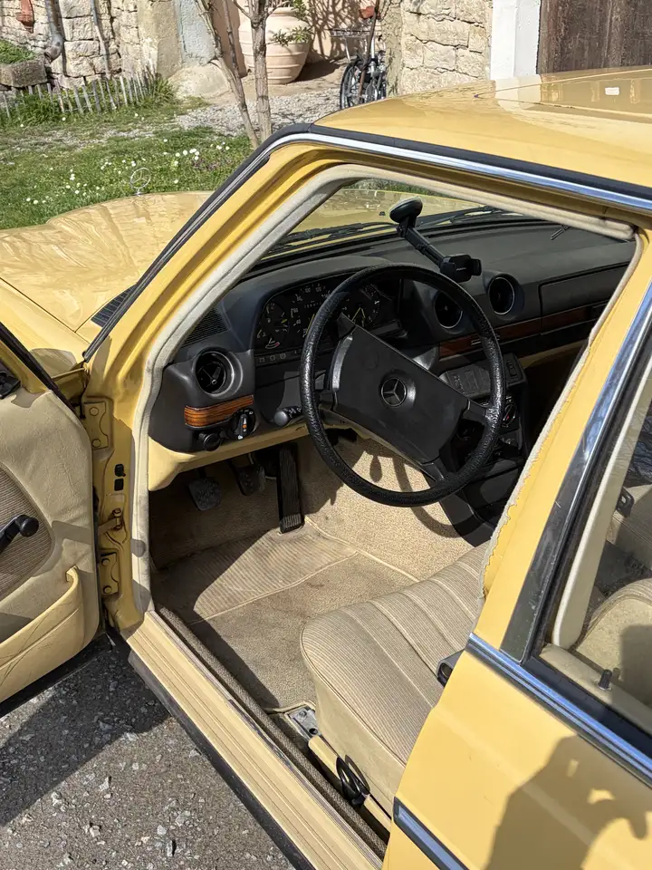 Mercedes-Benz 200 W123, foto 5