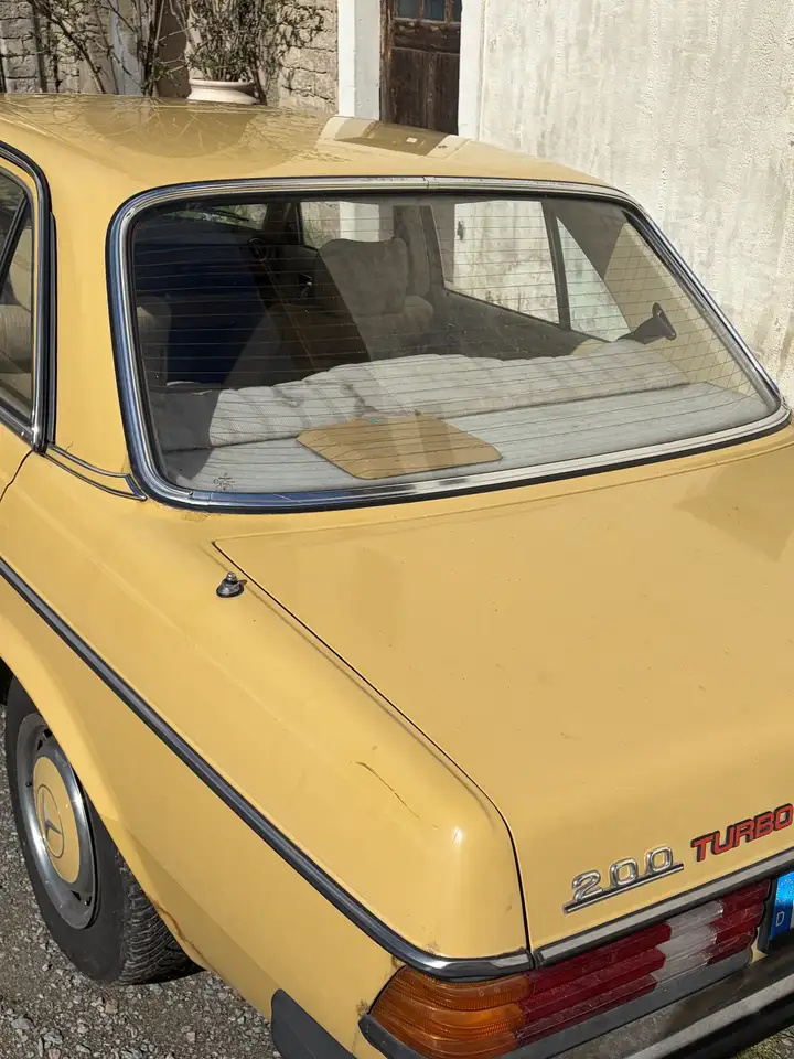 Mercedes-Benz 200 W123, foto 12
