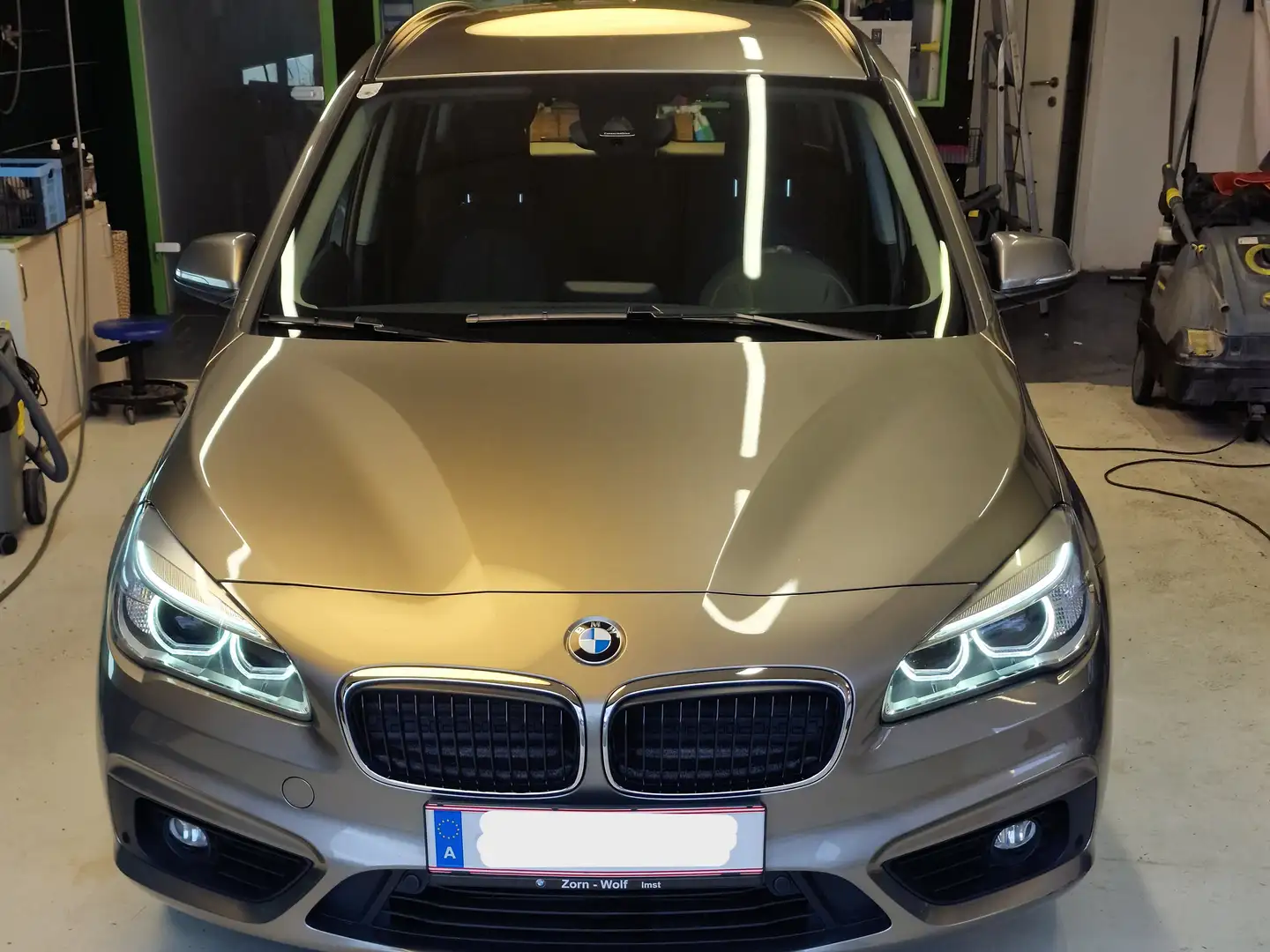 BMW 218 218d xDrive Gran Tourer Aut. Grau - 1