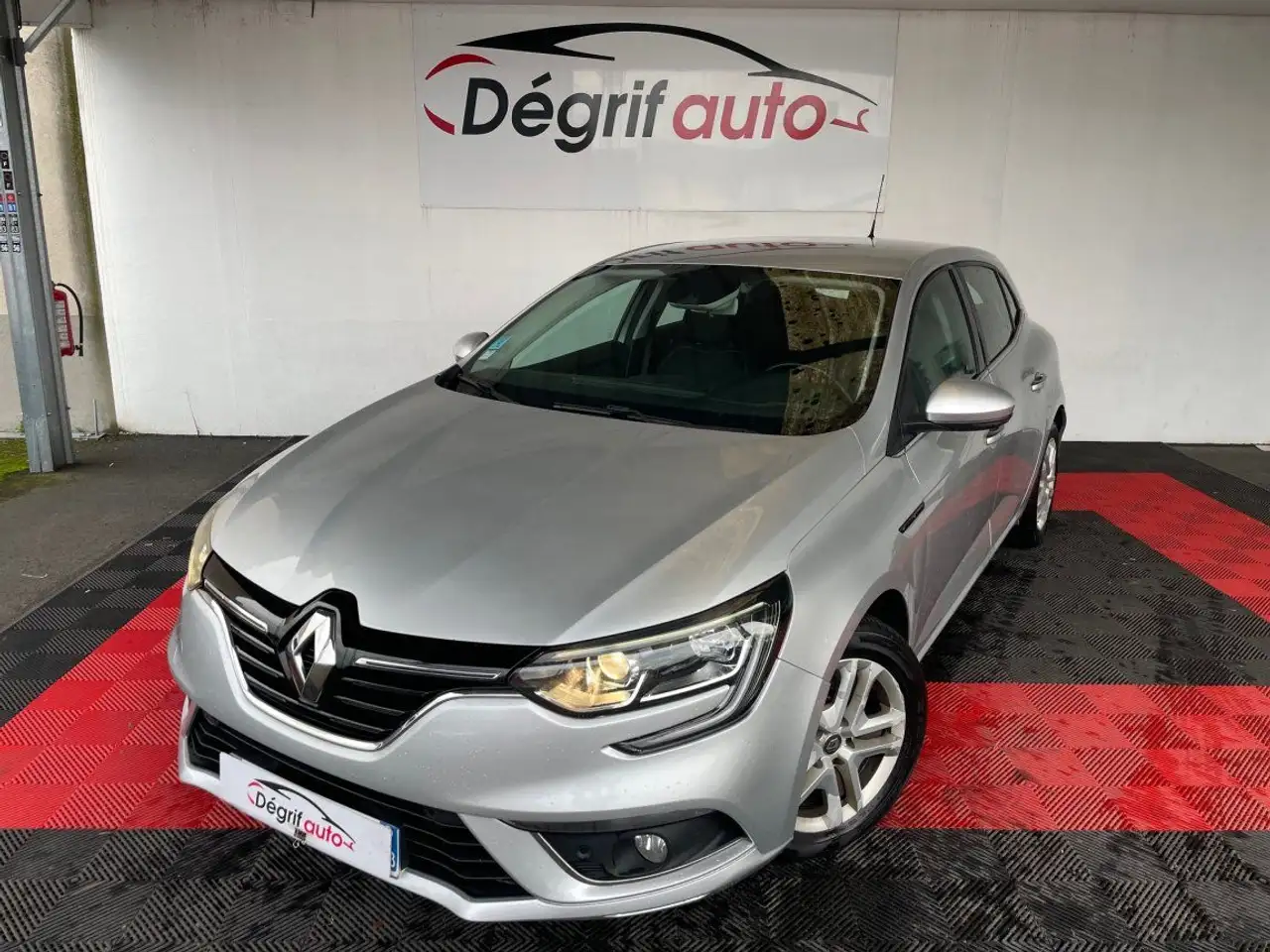Renault Megane III MÃ©gane III dCi 110 FAP eco2 Zen EDC