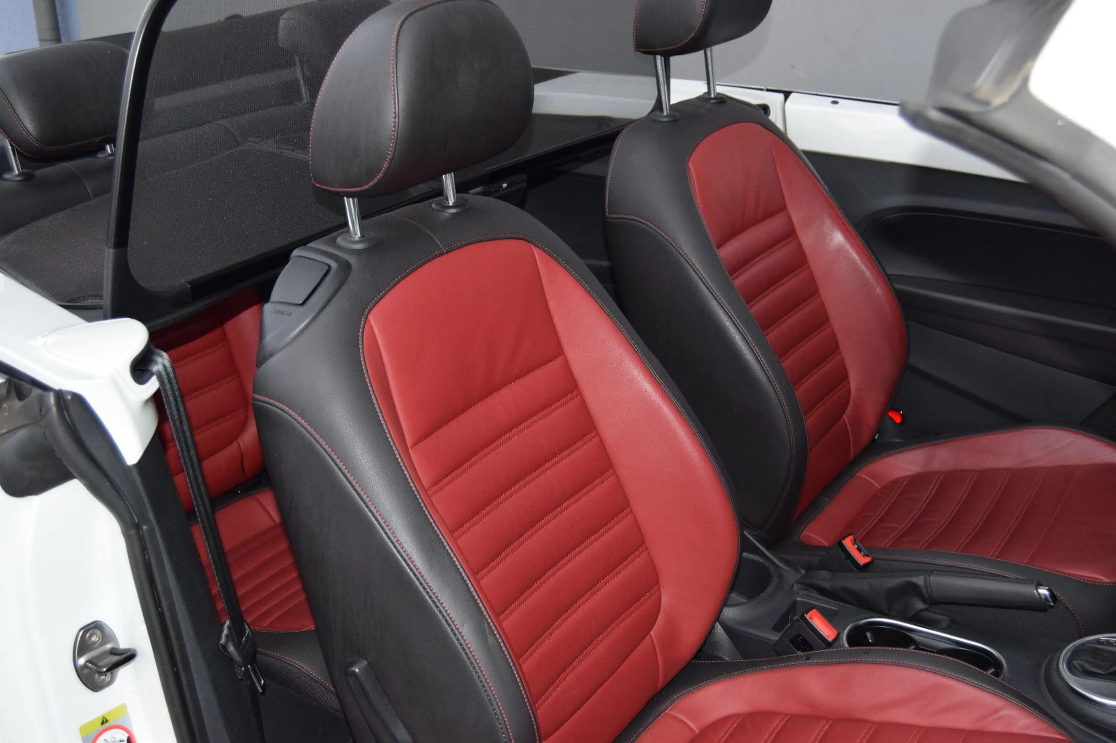 Volkswagen Beetle Cabriolet Design — photo 15