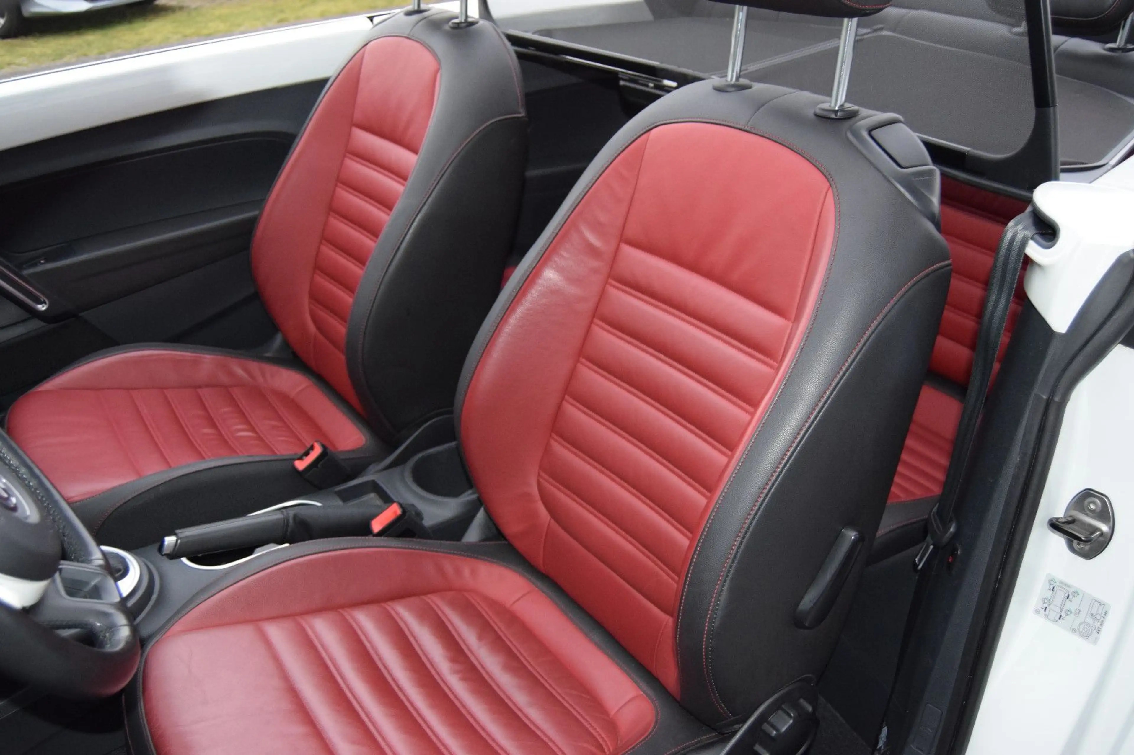 Volkswagen Beetle Cabriolet Design — photo 10