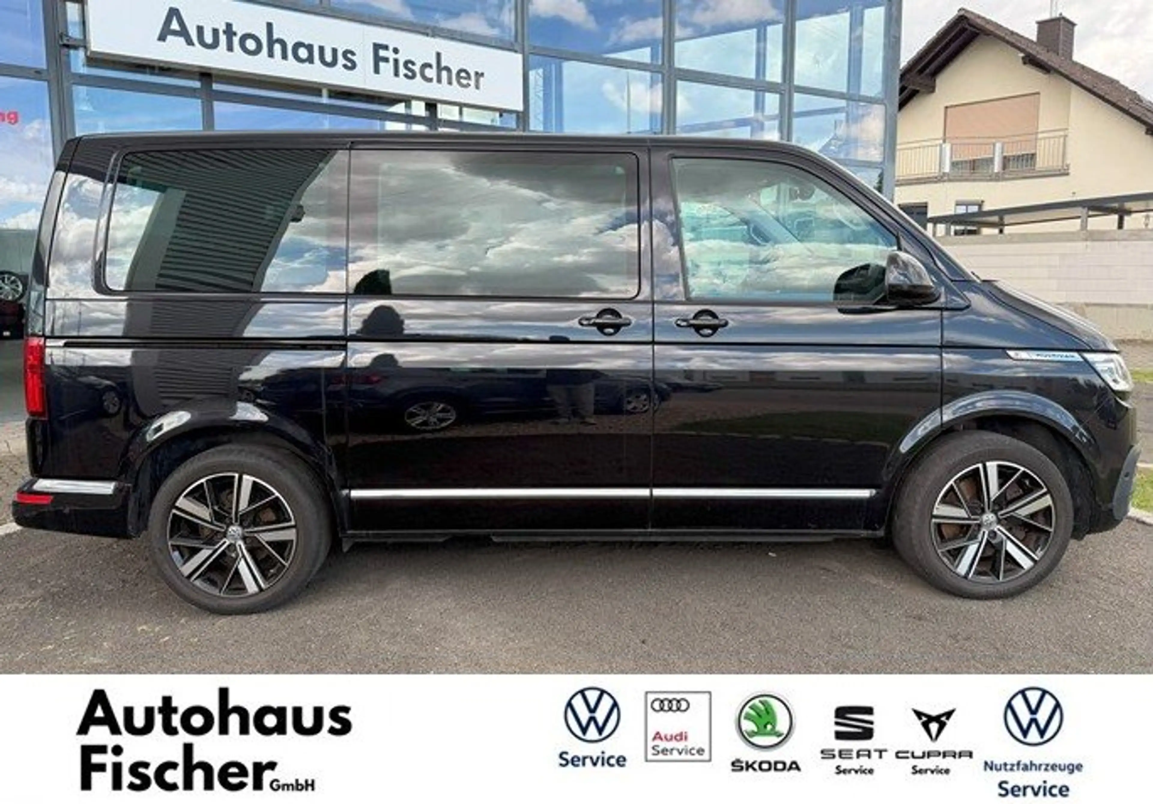 Volkswagen T6.1 Multivan Multivan Highline 4MOTION — photo 9