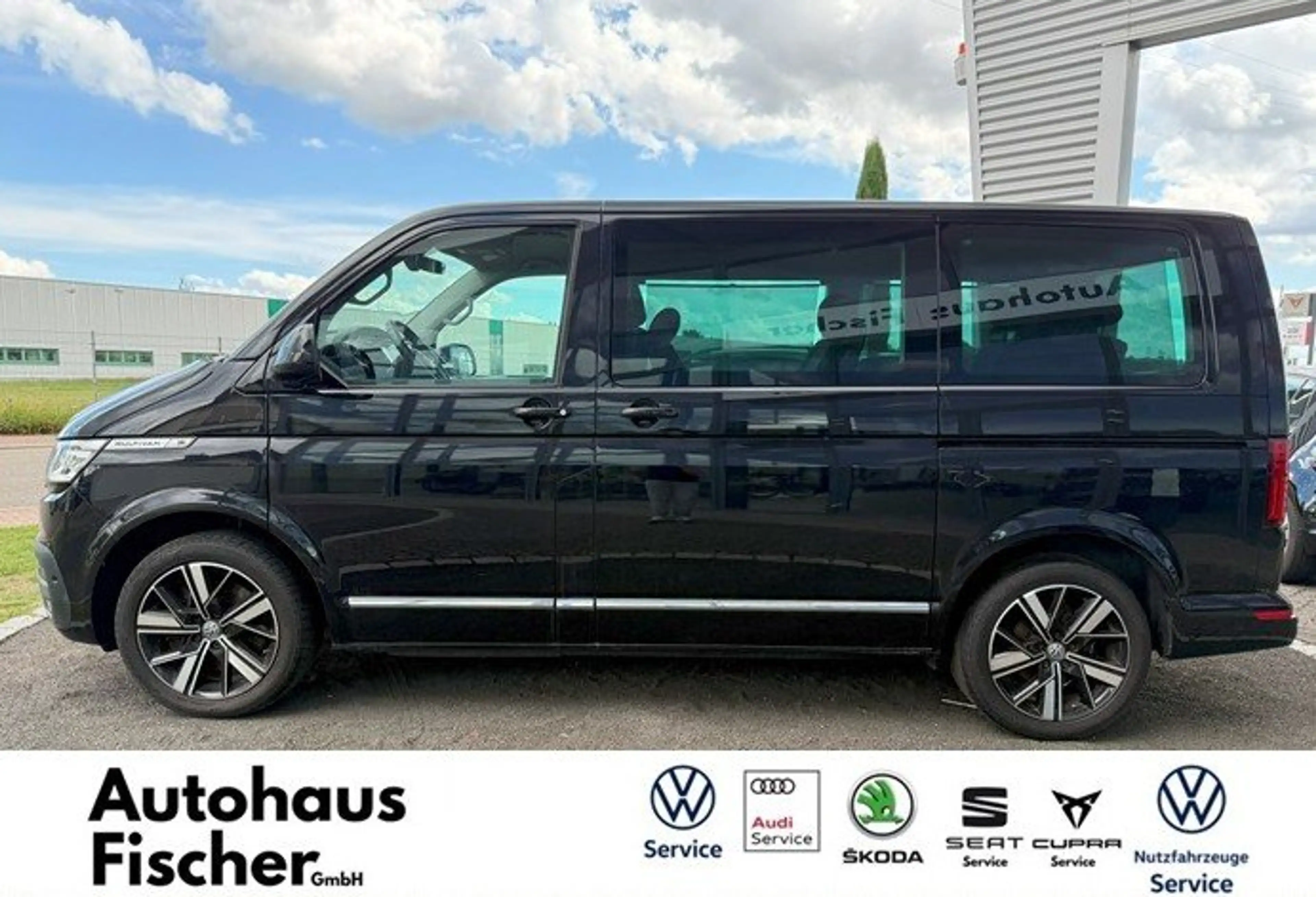 Volkswagen T6.1 Multivan Multivan Highline 4MOTION — photo 4