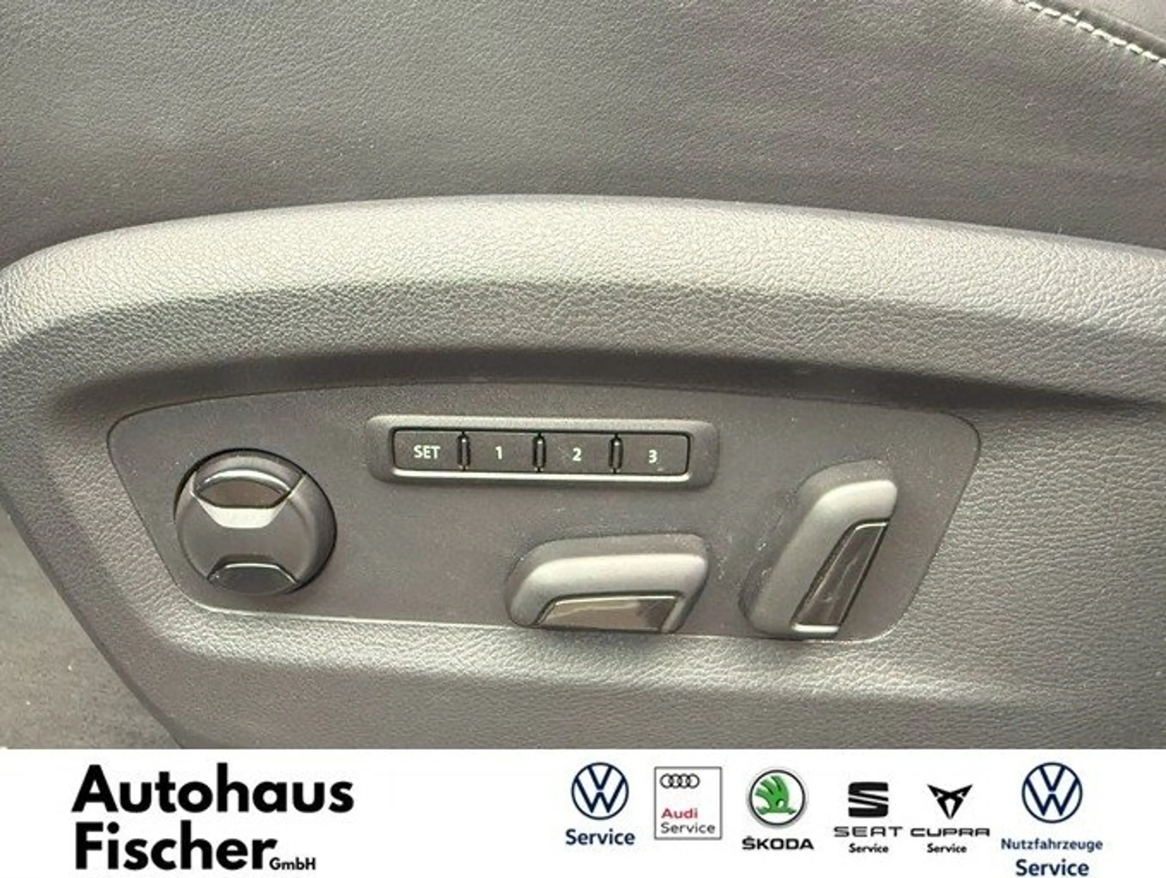 Volkswagen T6.1 Multivan Multivan Highline 4MOTION — photo 13