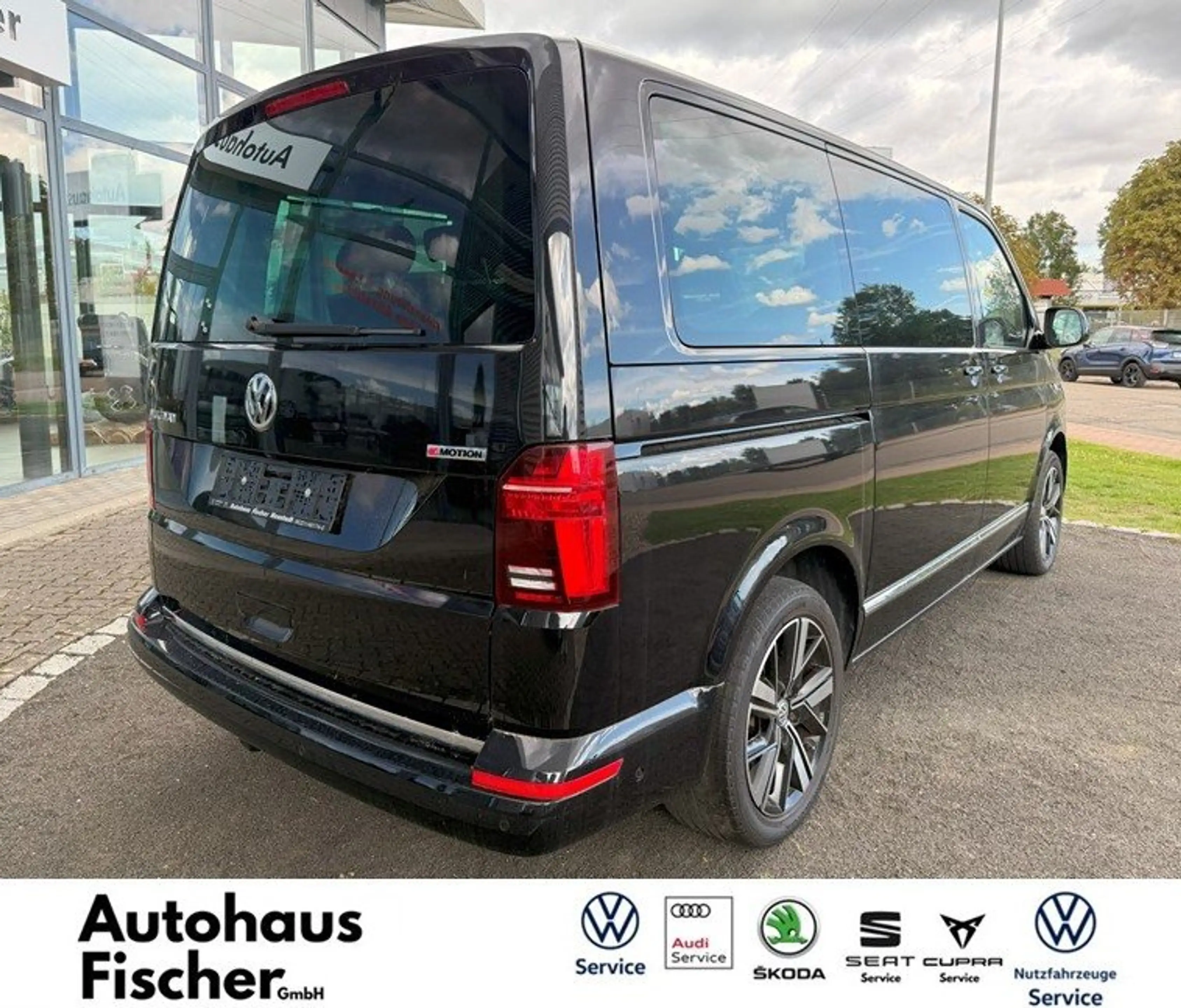 Volkswagen T6.1 Multivan Multivan Highline 4MOTION — photo 8