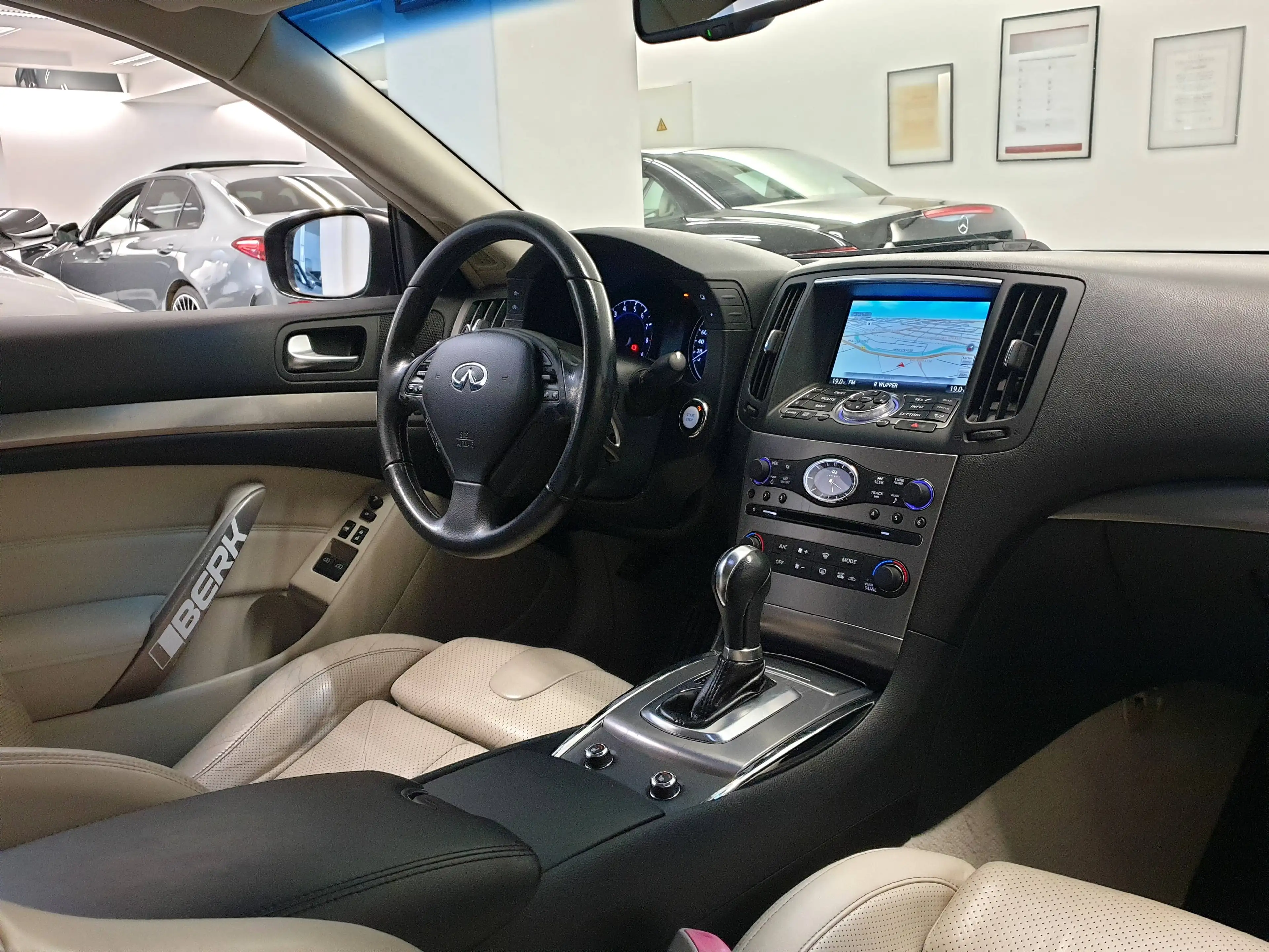 Infiniti G37 G37 Coupe Automatik Leder Navi BiXenon K.Less — photo 8