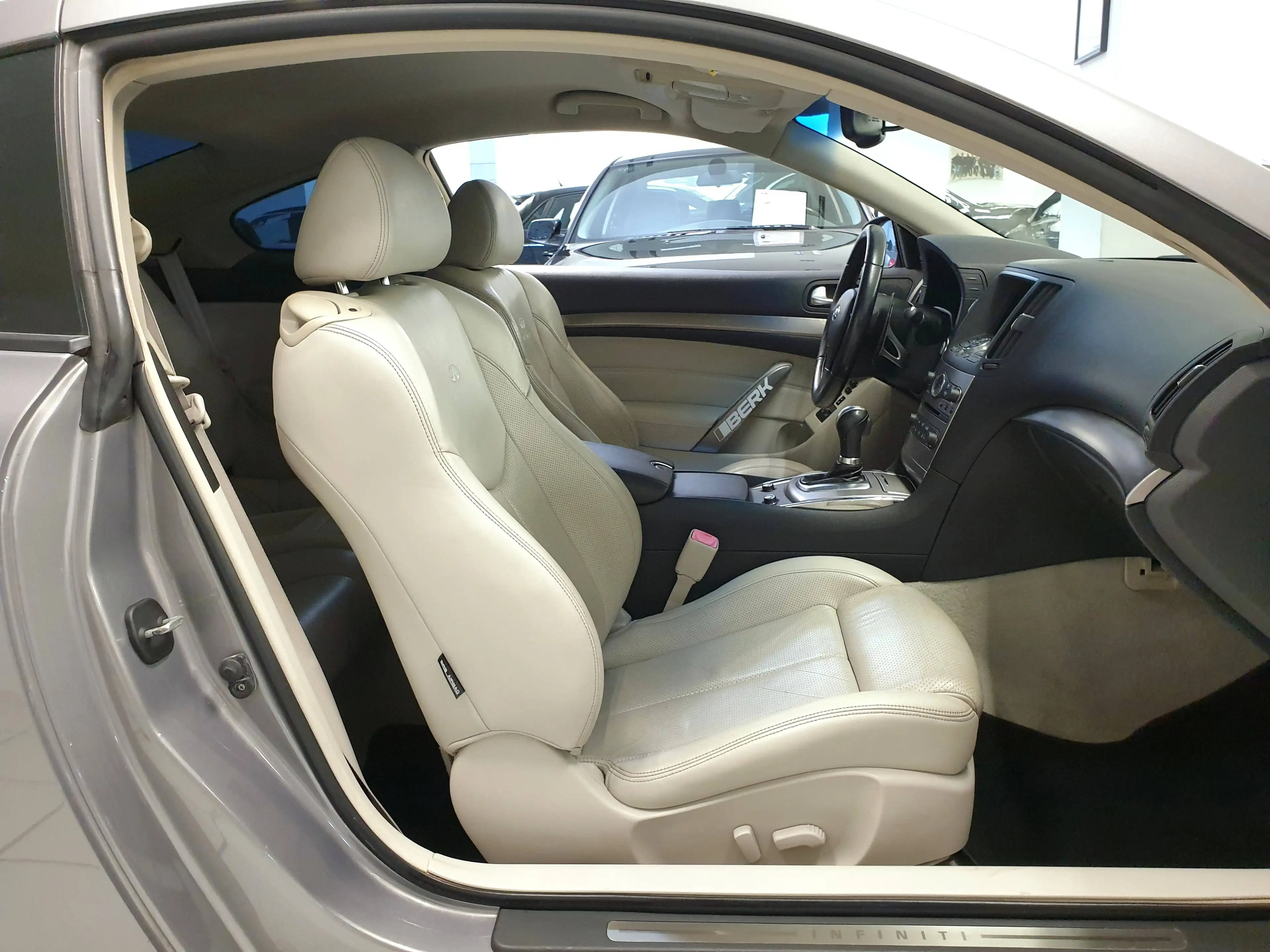 Infiniti G37 G37 Coupe Automatik Leder Navi BiXenon K.Less — photo 10