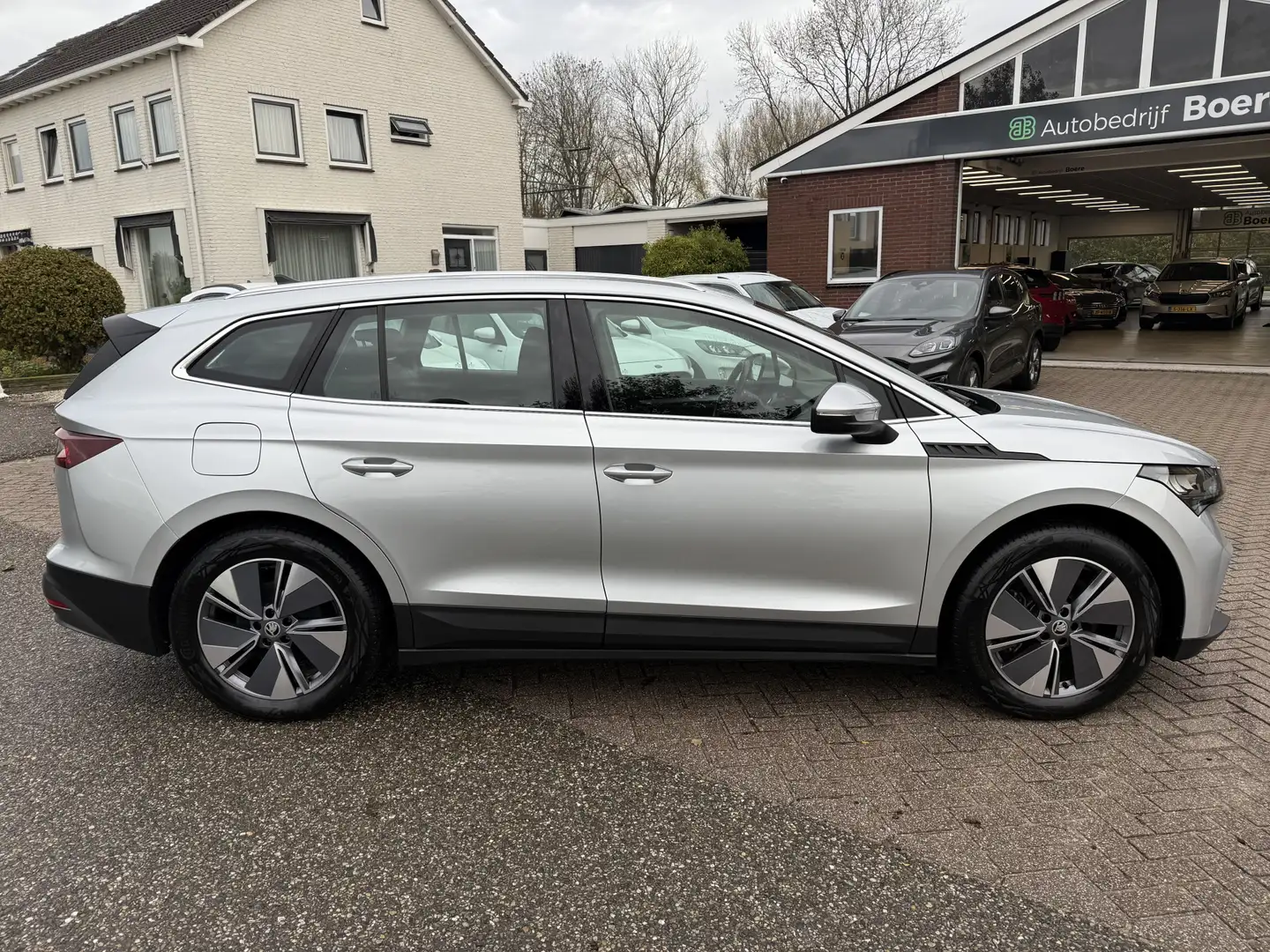 Skoda Enyaq iV 80 Trekhaak, 19''Lmv, Stuurverwarming, Camera Grijs - 2