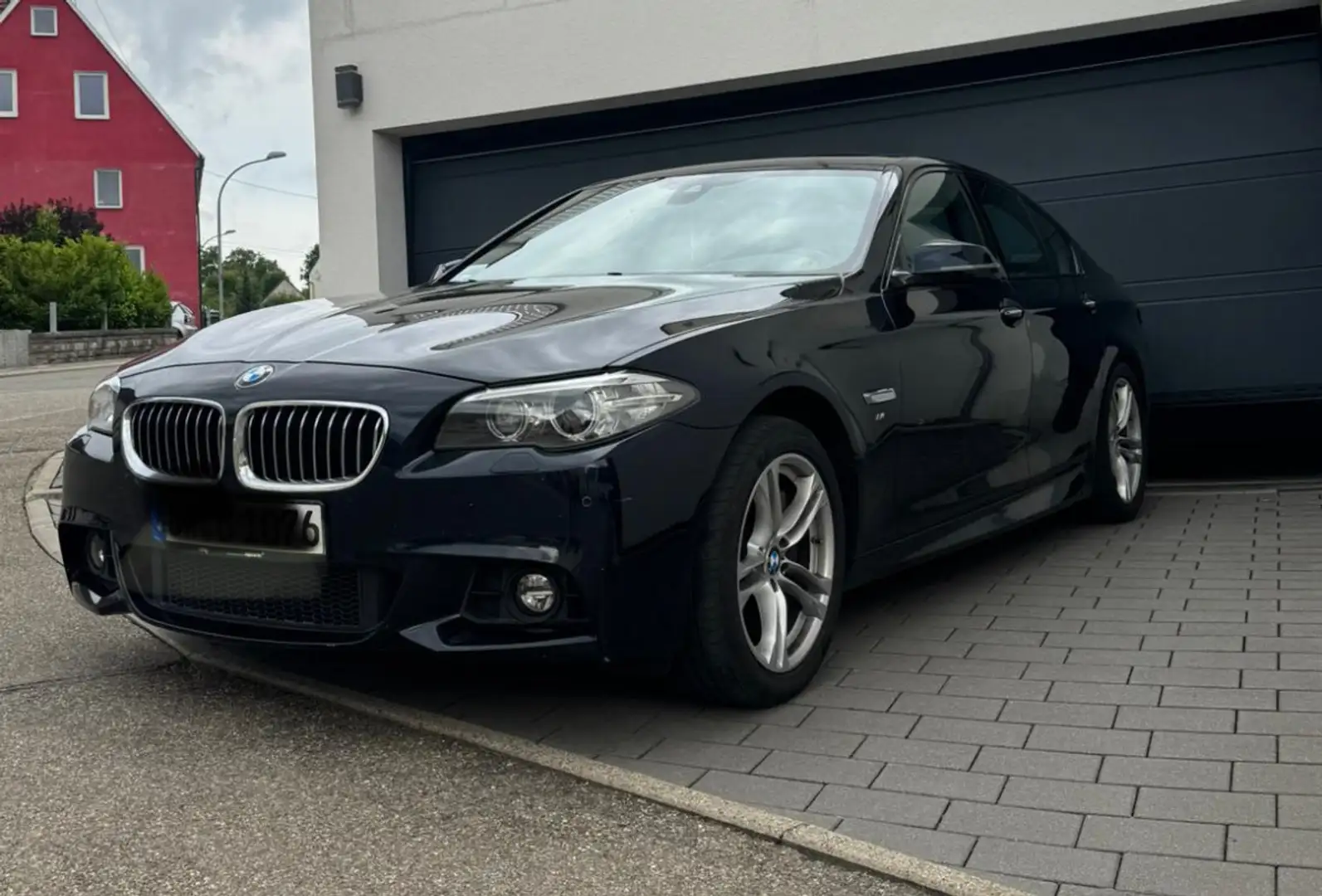 BMW 530 530d xDrive Gran Turismo Aut. Luxury Line Black - 2