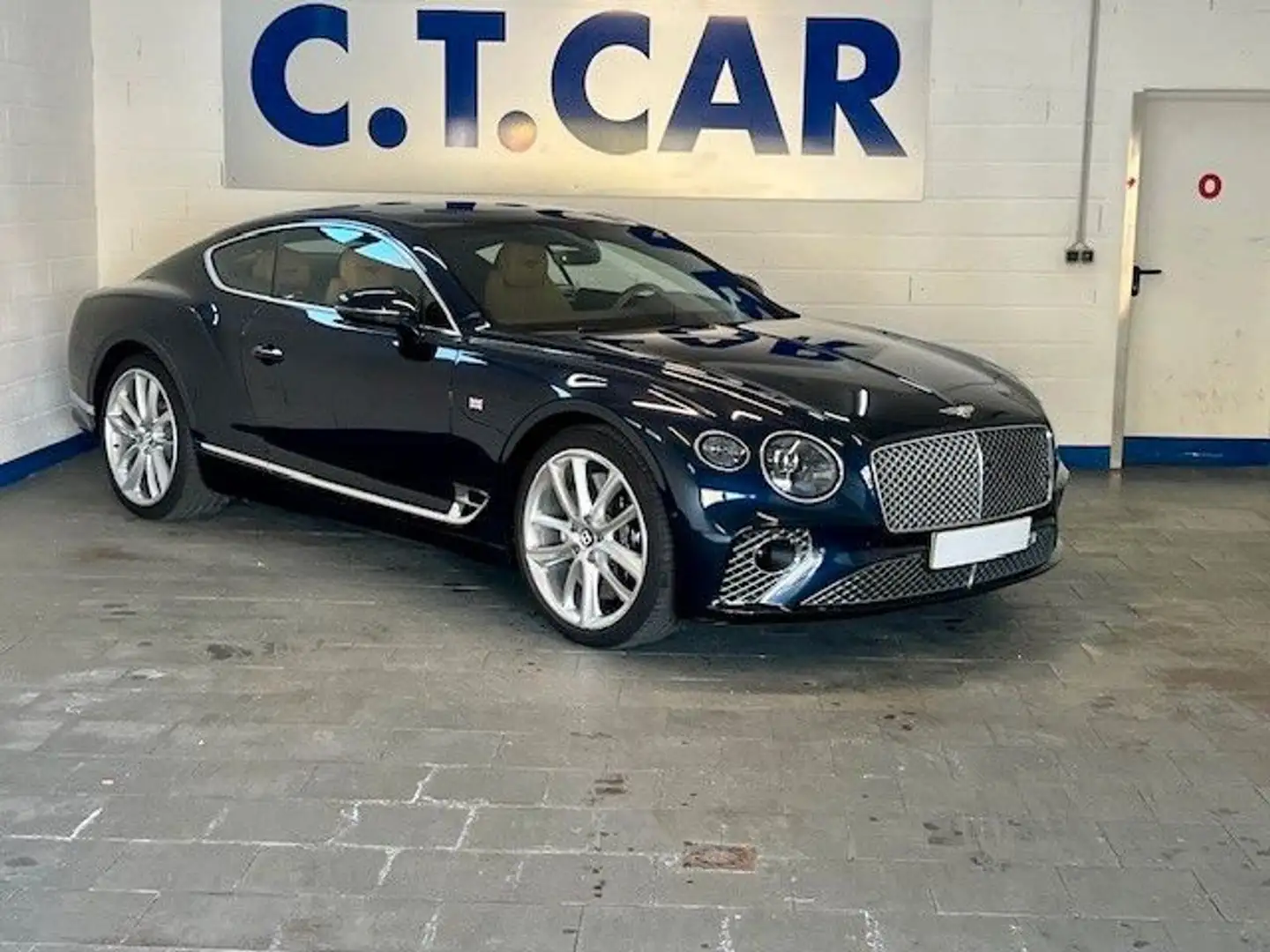 Bentley Continental GT V8 - Mulliner Driving - Panorama - 1