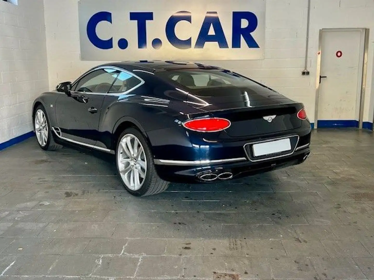 Bentley Continental GT V8 - Mulliner Driving - Panorama - 2