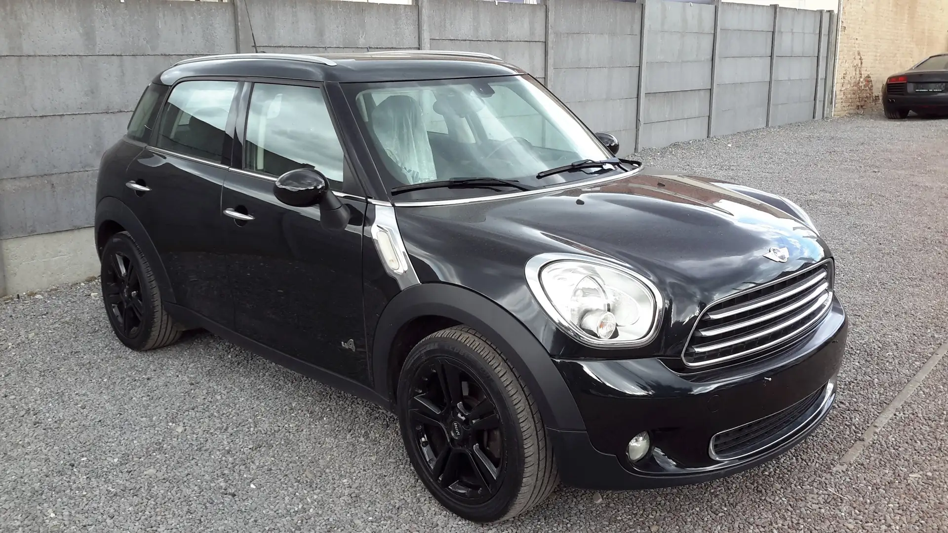 MINI Cooper D Countryman Mini Countryman 2.0 D Cooper ALL4 DPF Zwart - 1