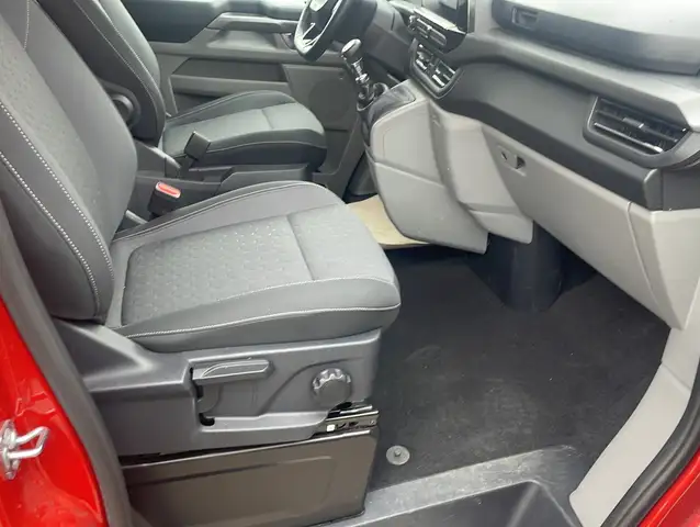 Ford Tourneo Custom view 20
