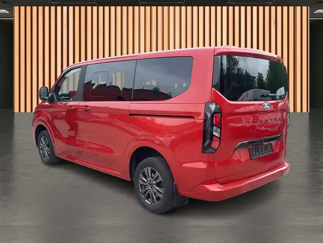 Ford Tourneo Custom view 4