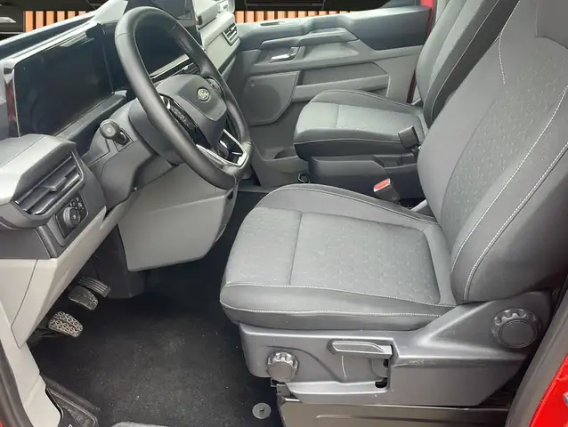 Ford Tourneo Custom view 7