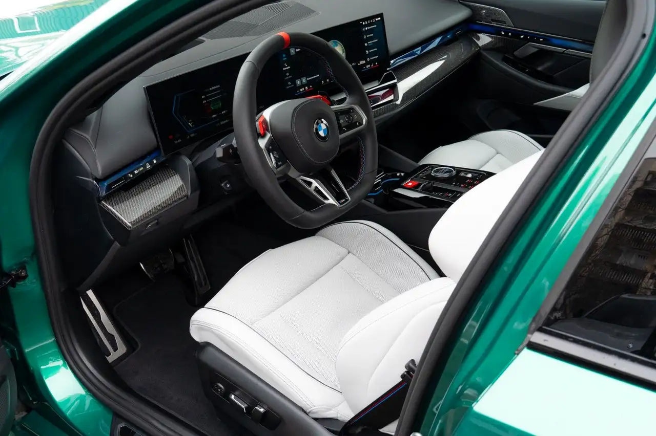 BMW M5 Touring DR.ASS.PLUS.PANO.360°.4ZONEN.LHZ.B&W 11