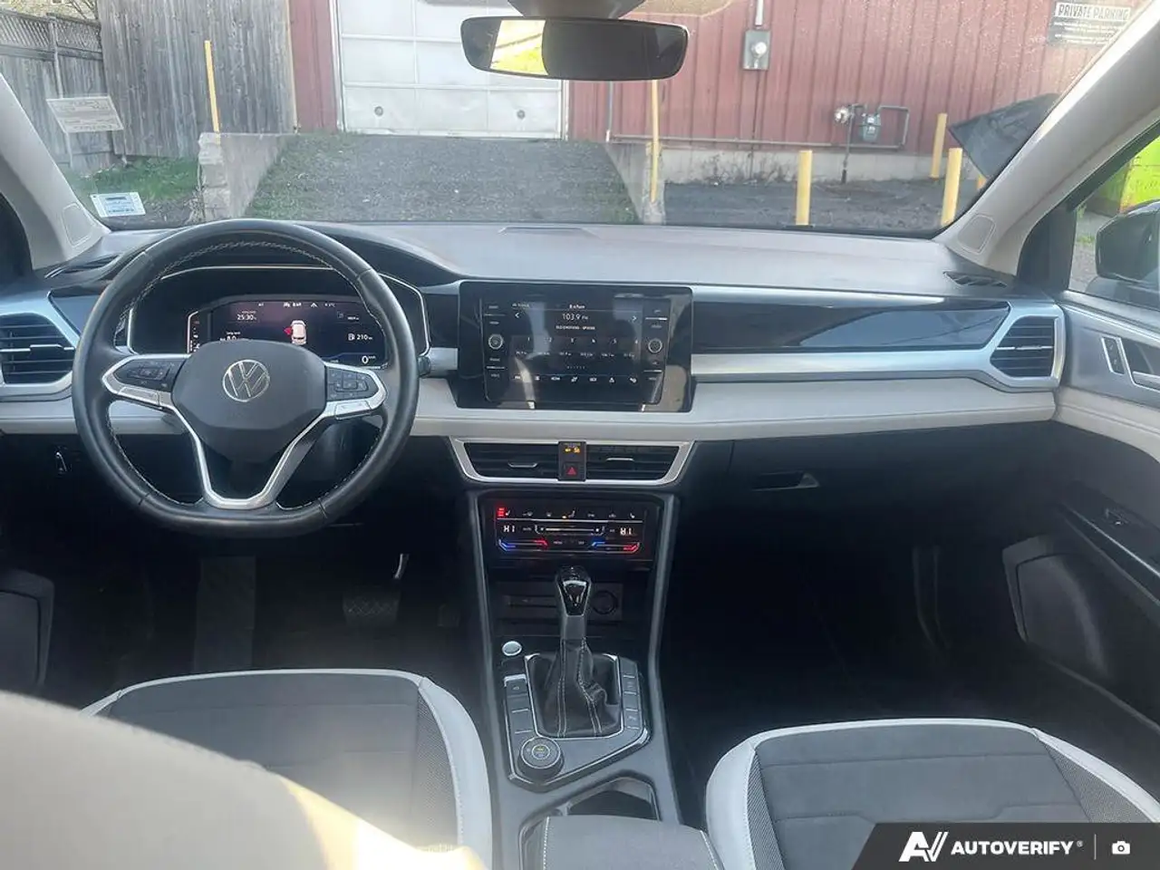 Volkswagen Taos снимка Volkswagen Taos