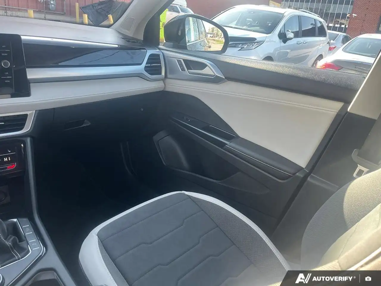 Volkswagen Taos снимка Volkswagen Taos