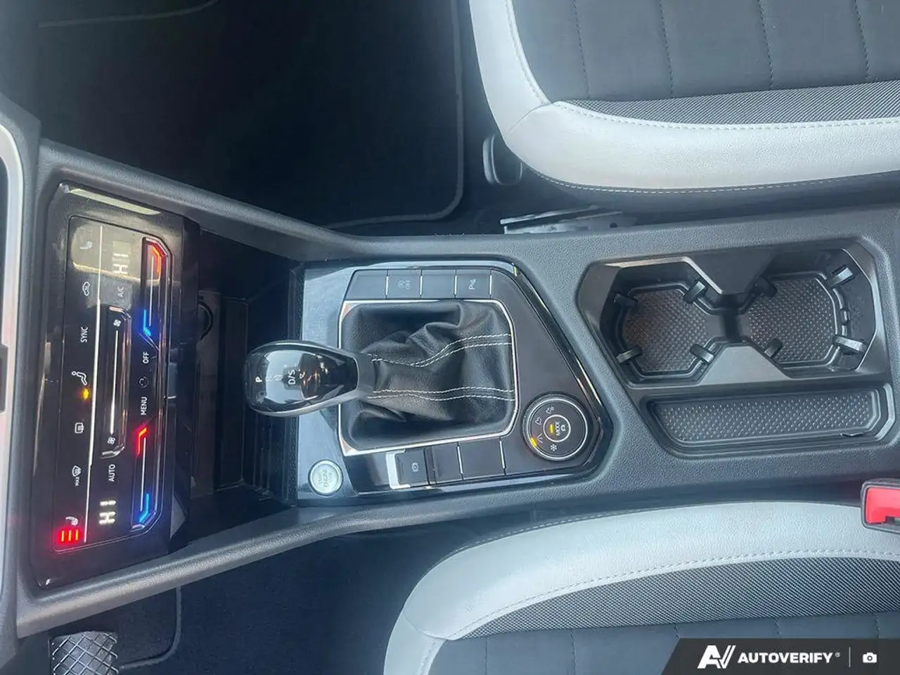 Volkswagen Taos снимка Volkswagen Taos