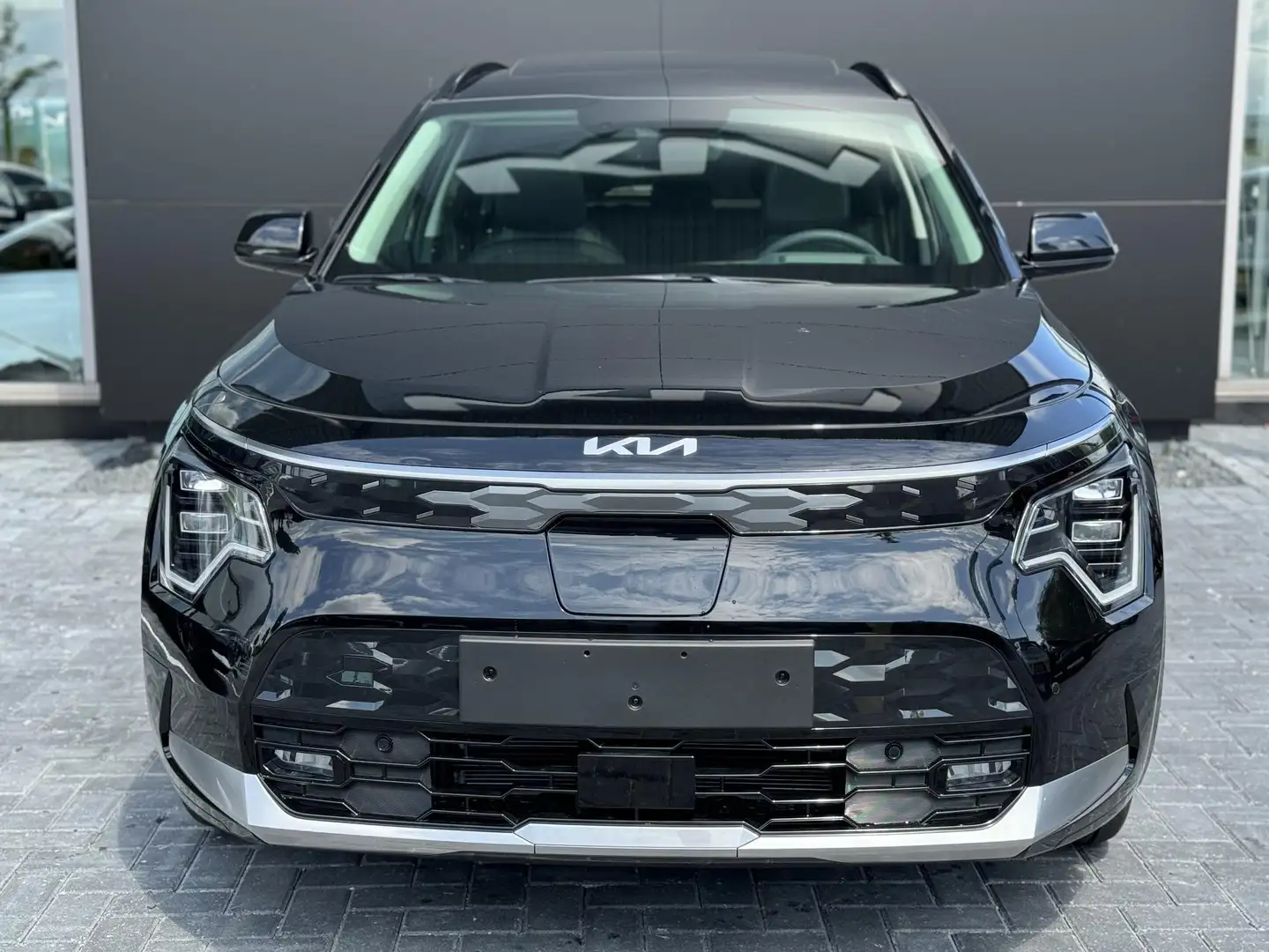 Kia e-Niro EV Plus 64.8 kWh Lease vanaf €599,- p/m! | VOORRAA Zwart - 2