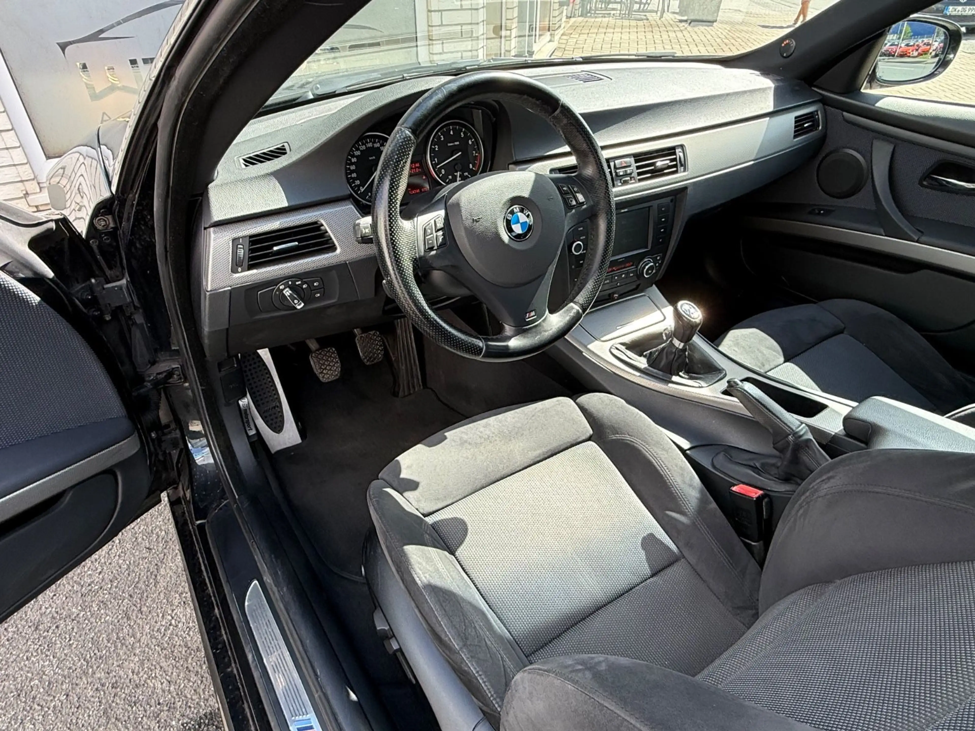 BMW 325 3 Coupe 325 i NAVI KLIMA PDC M PAKET — photo 9