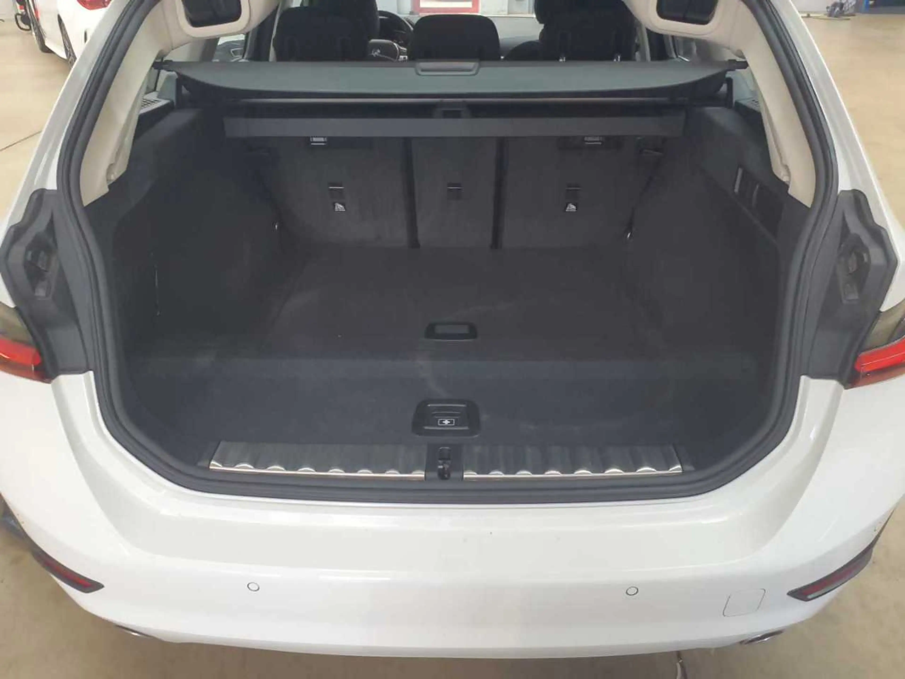 BMW 316 316d Touring Aut. — photo 15