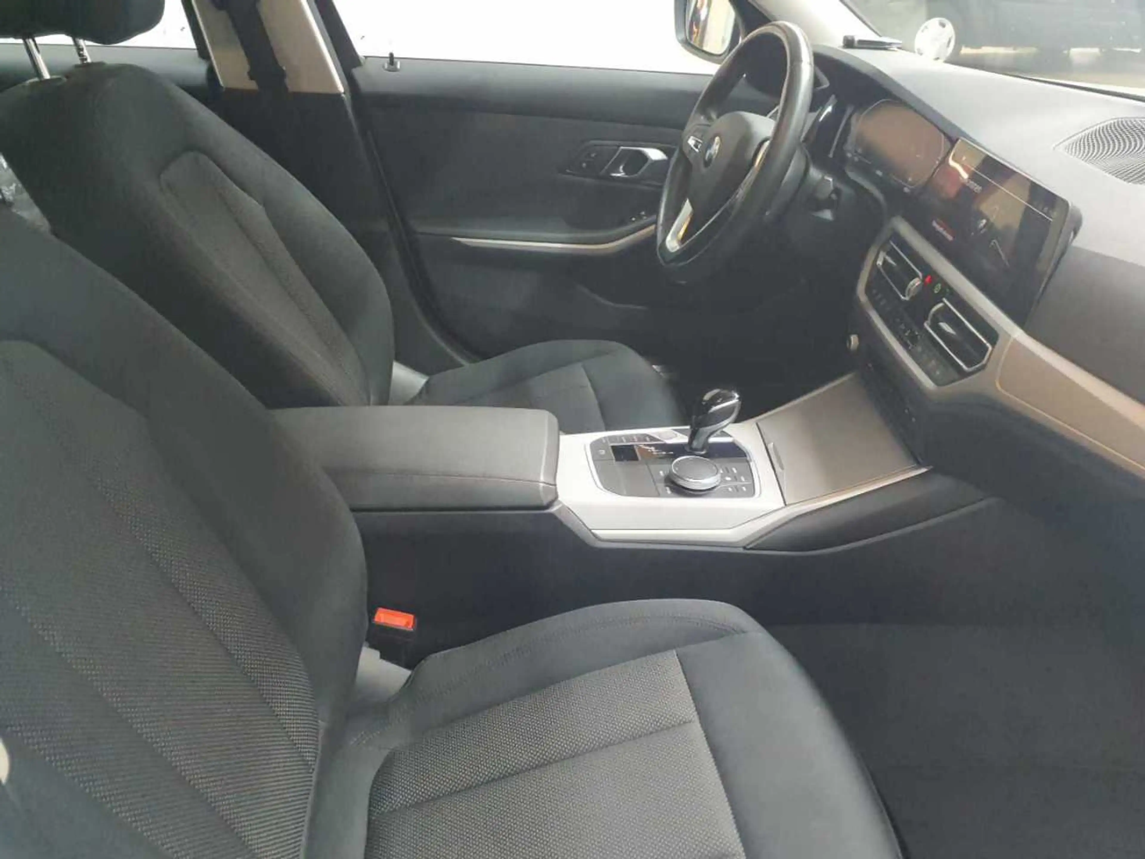BMW 316 316d Touring Aut. — photo 8