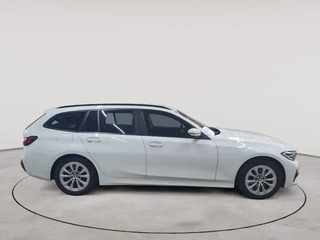 BMW 3 Series view 3