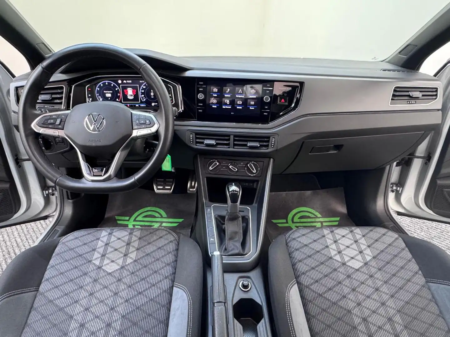 Volkswagen Taigo 1.0 TSI 115 CV DSG R-Line NEOPAT.|TETTO|LED|18' Argent - 2