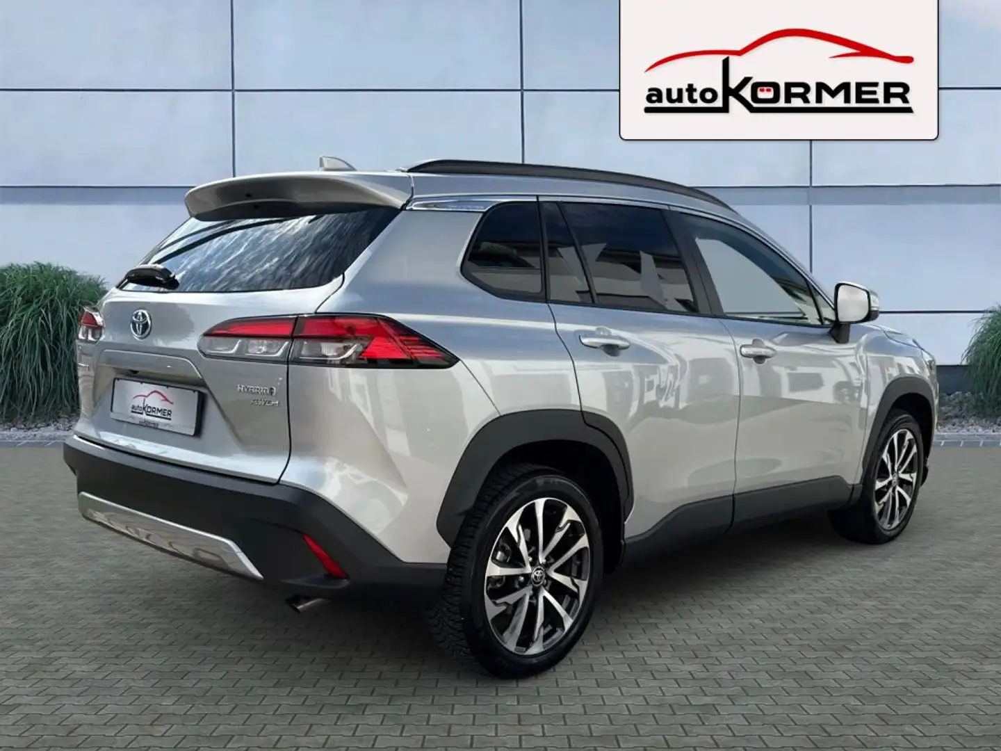 Toyota Corolla Cross 2.0 Hybrid 4x4 Team D CarPlay,ACC,el.Heckklappe Argent - 2