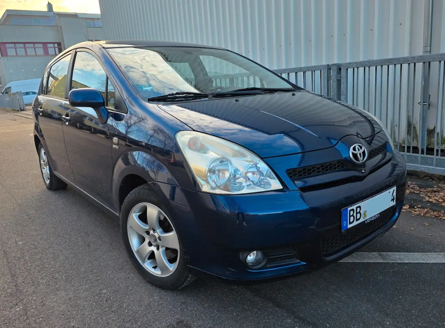 Toyota Corolla Verso 1.8/AUTOMATIK/7 SITZE/TÜV NEU/KAME Blau - 1