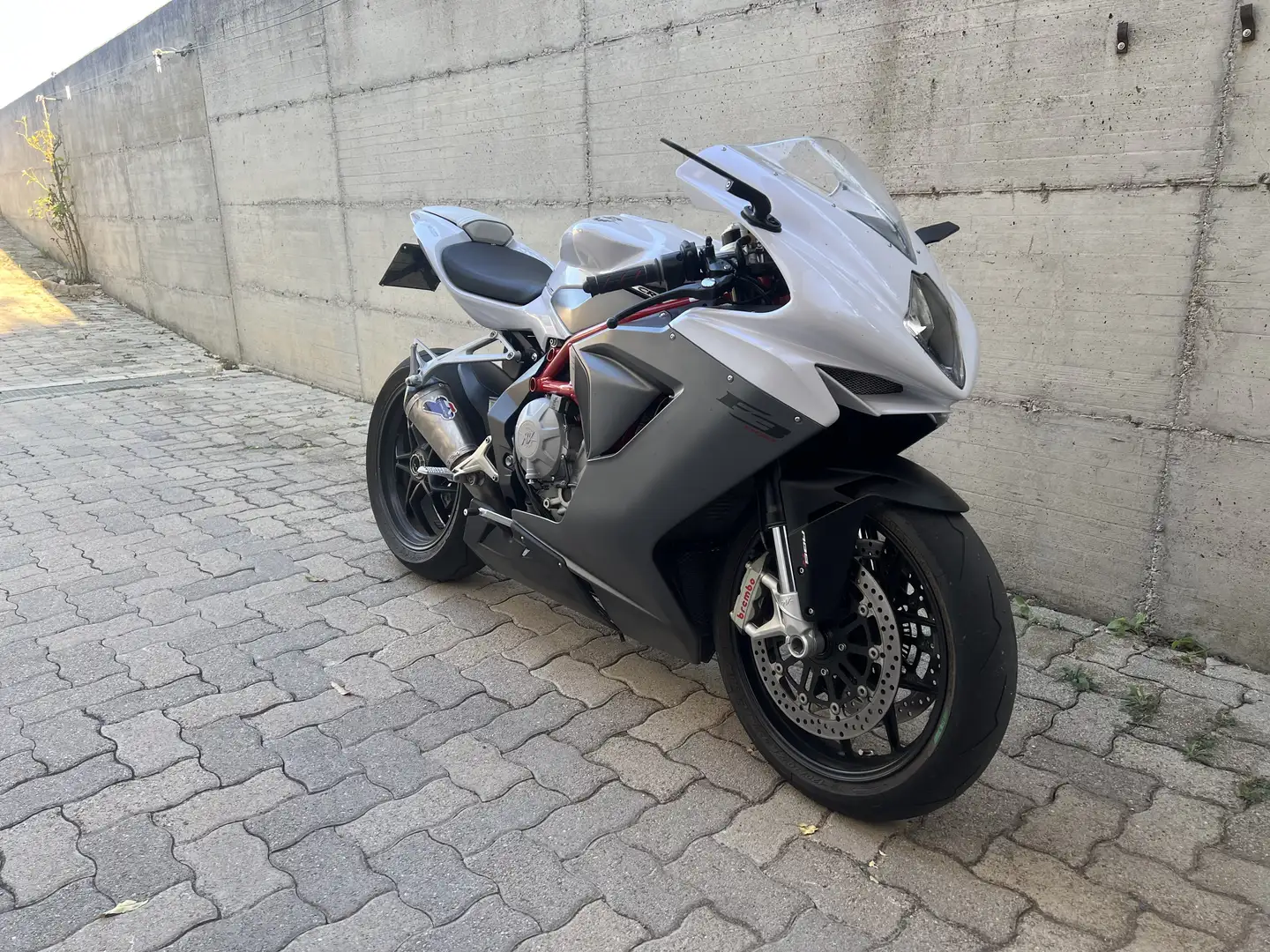 MV Agusta F3 800 Eas Abs - 1