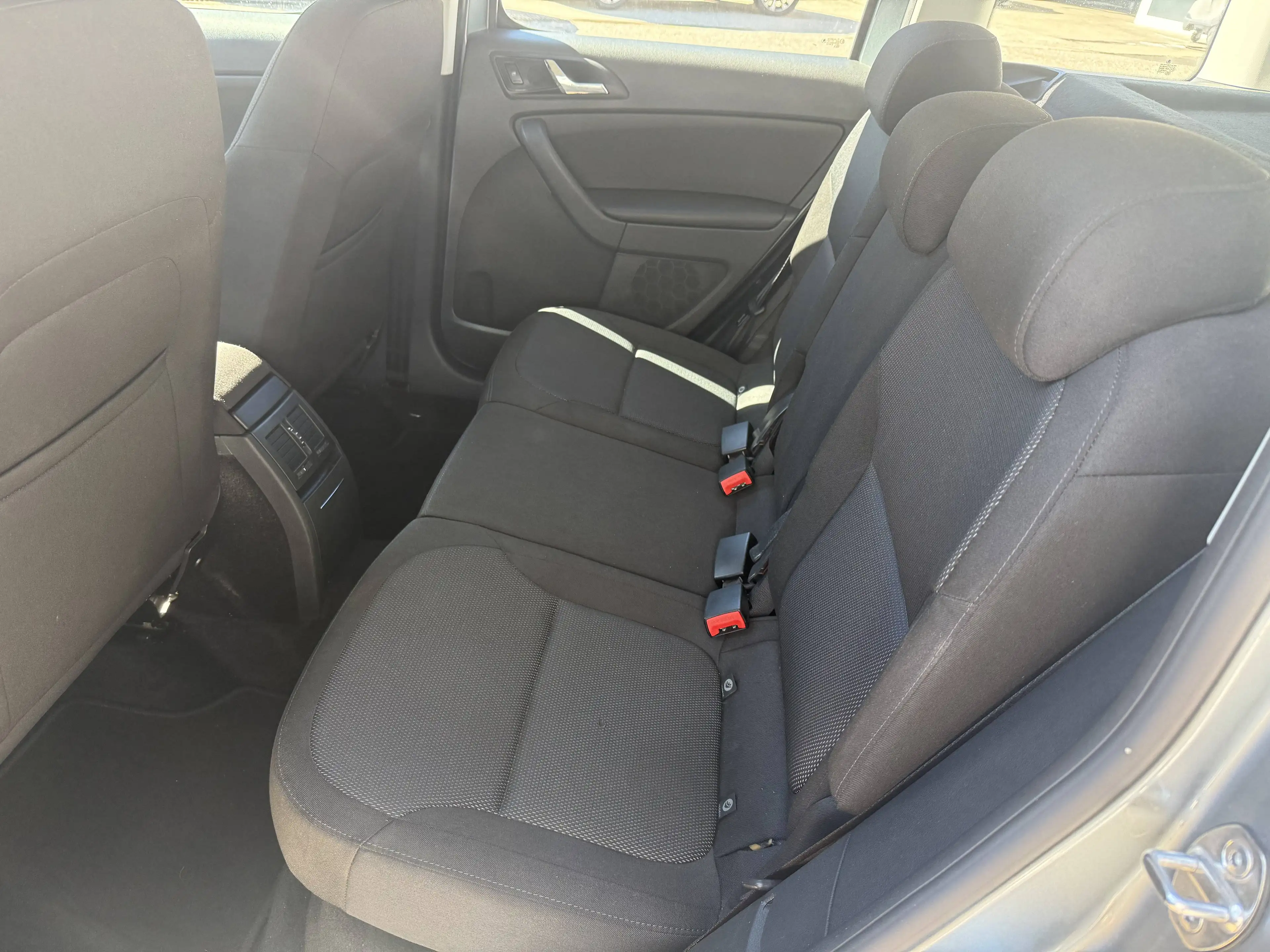 Skoda Yeti 2,0 TDI SCR Ambition Outdoor — photo 13