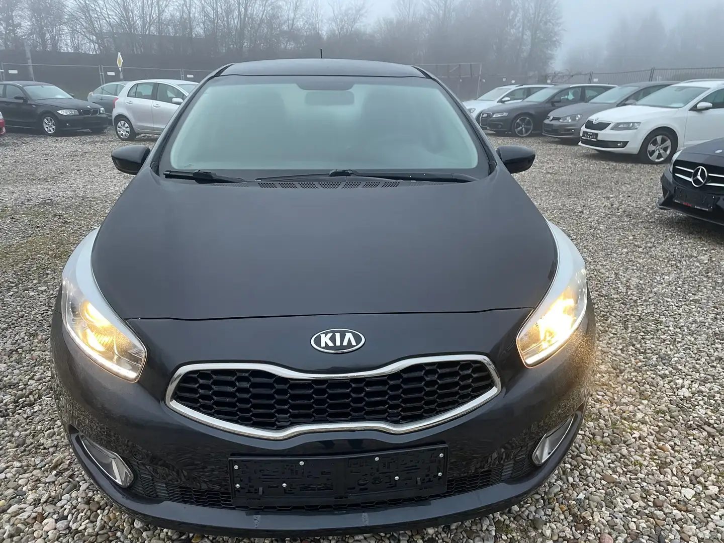 Kia Ceed / cee'd 1,4 MPI +NEU PICKERL 4/2026+4MONAT Negro - 2