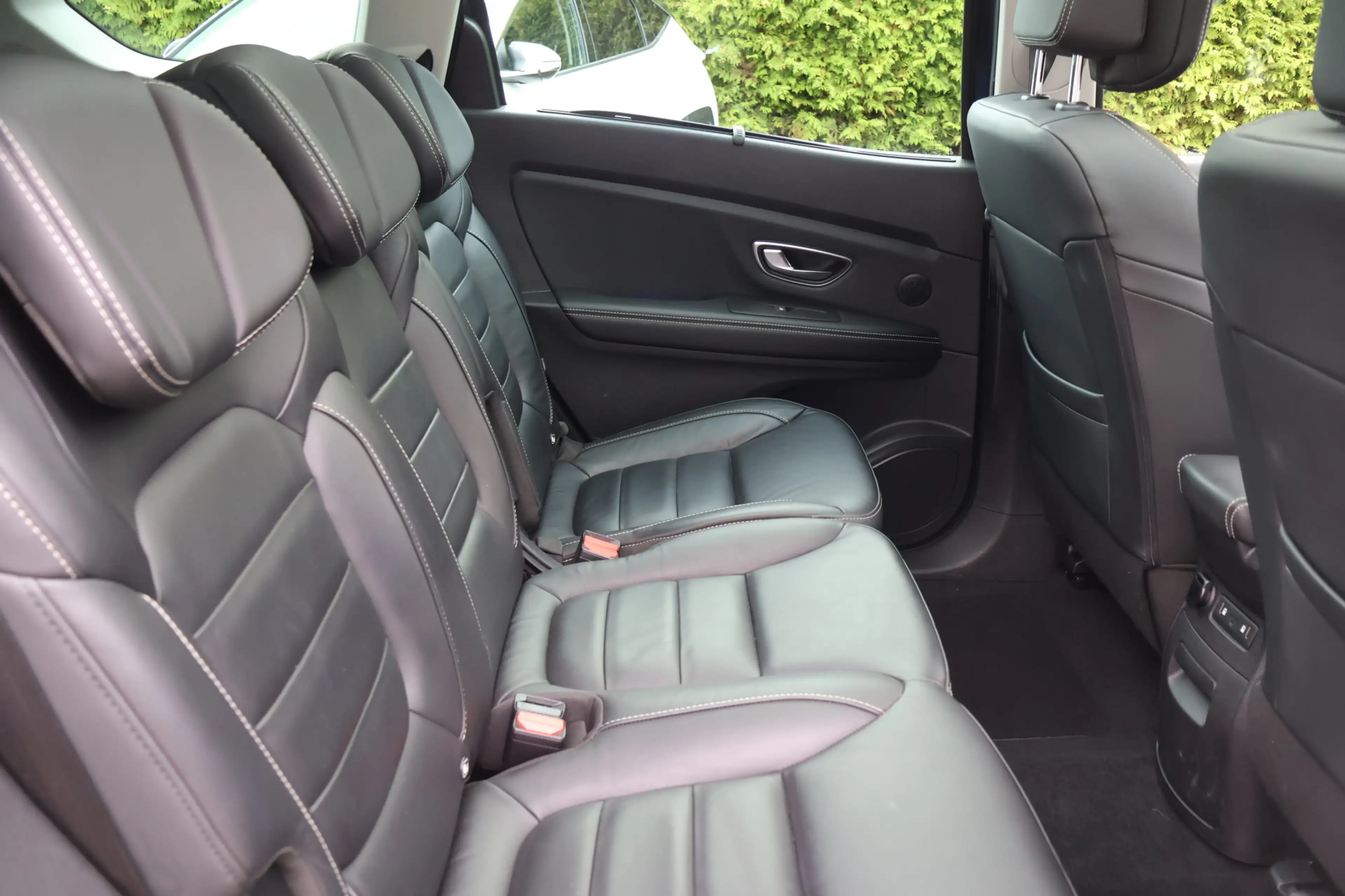 Renault Grand Scenic 1.3 TCe Initiale Paris NL-auto / Panoramadak / Cli — photo 30