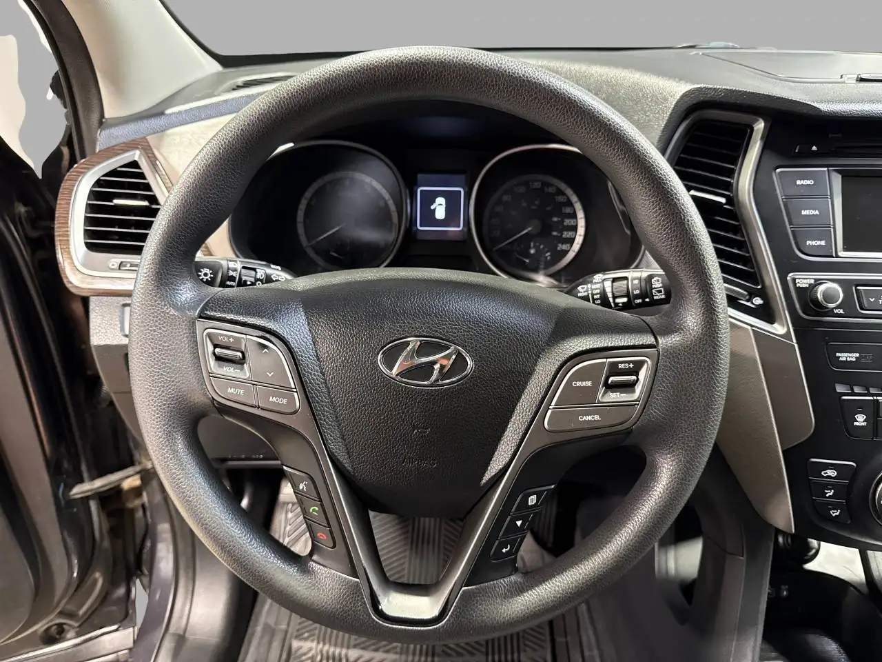 Hyundai SANTA FE снимка Hyundai SANTA FE