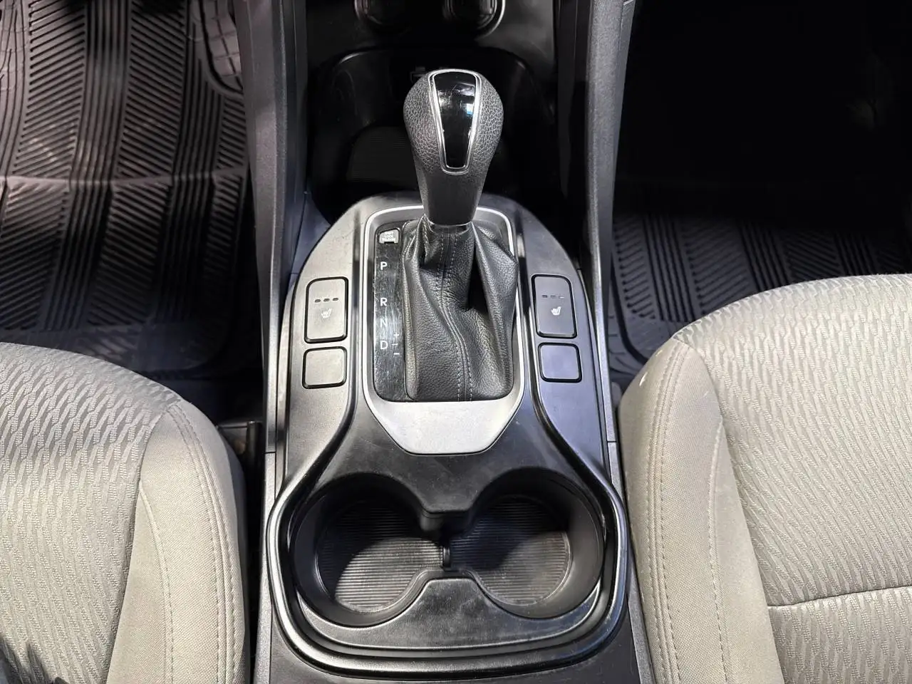 Hyundai SANTA FE снимка Hyundai SANTA FE