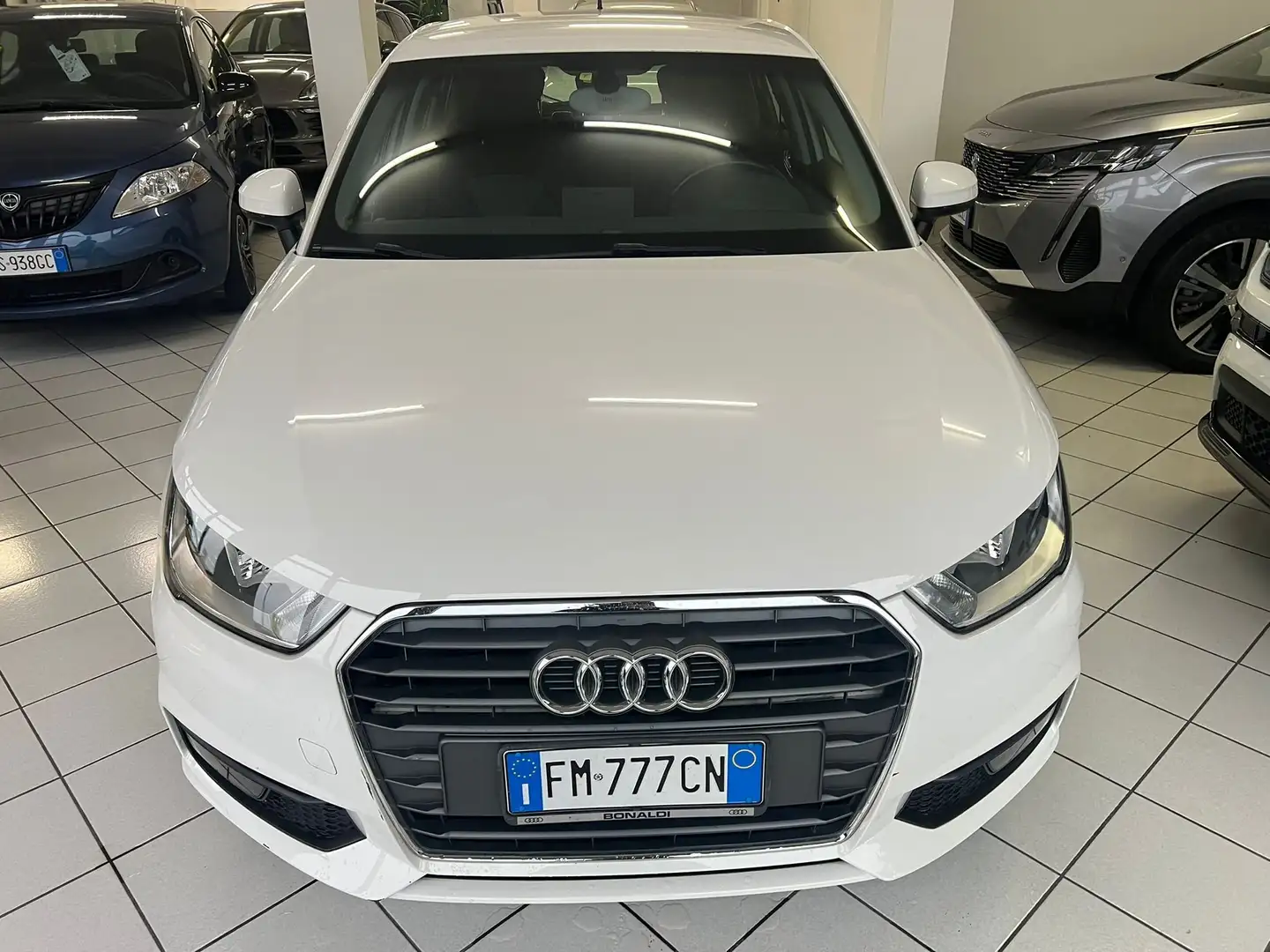 Audi A1 1.0 TFSI SportBack SPORT Bianco - 2